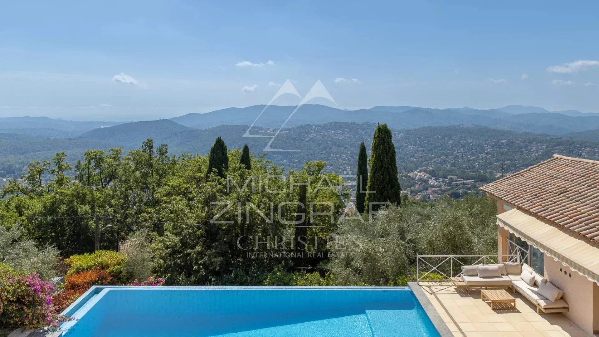 Une villa idéalement située proche du Village avec vue mer panoramique - 13