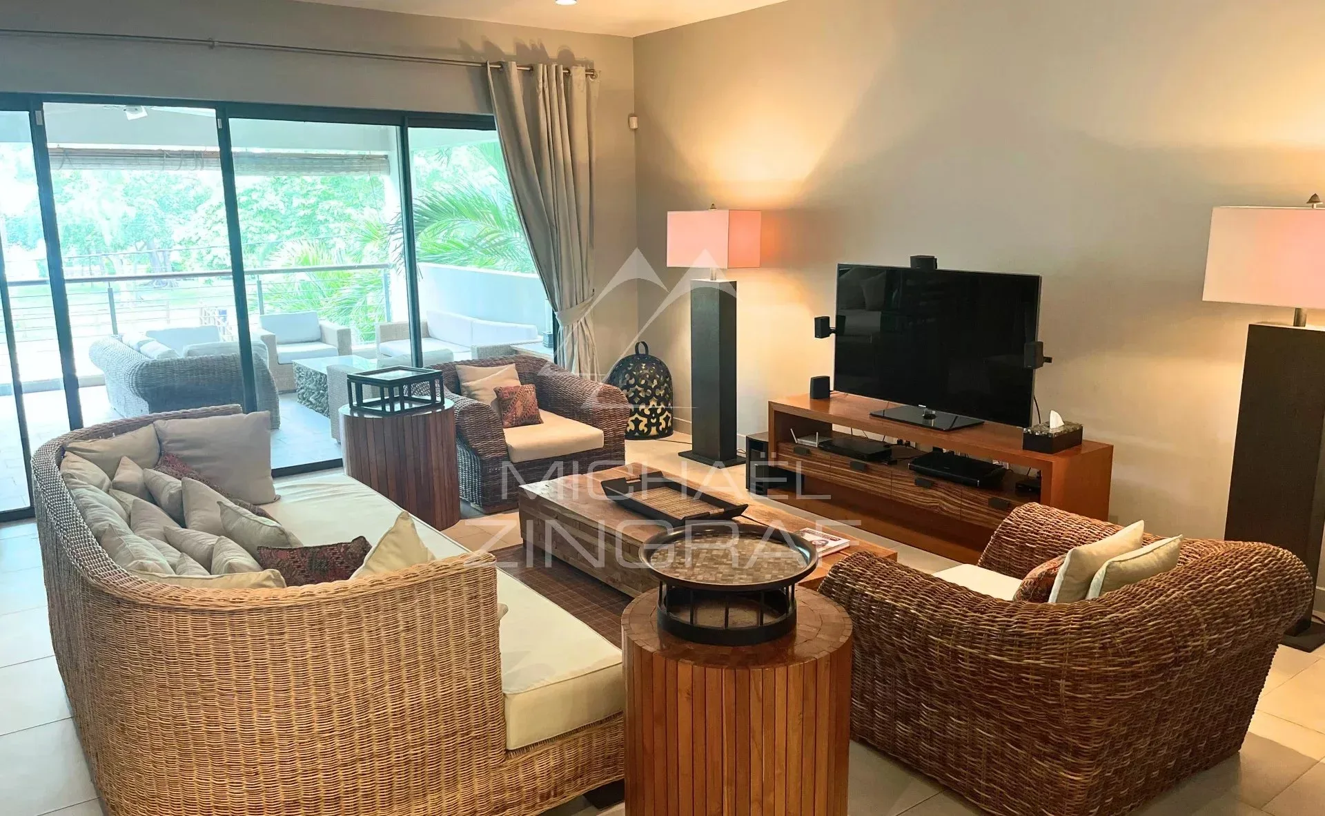 Elegantes Apartment mit 3 Schlafzimmern, privatem Pool und Meerblick – Bain Bœuf - 6