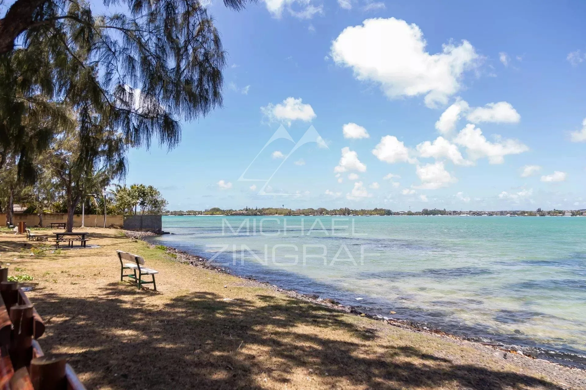 Villa d’Exception avec Accès Privé à la Mer – Pointe aux Canonniers
