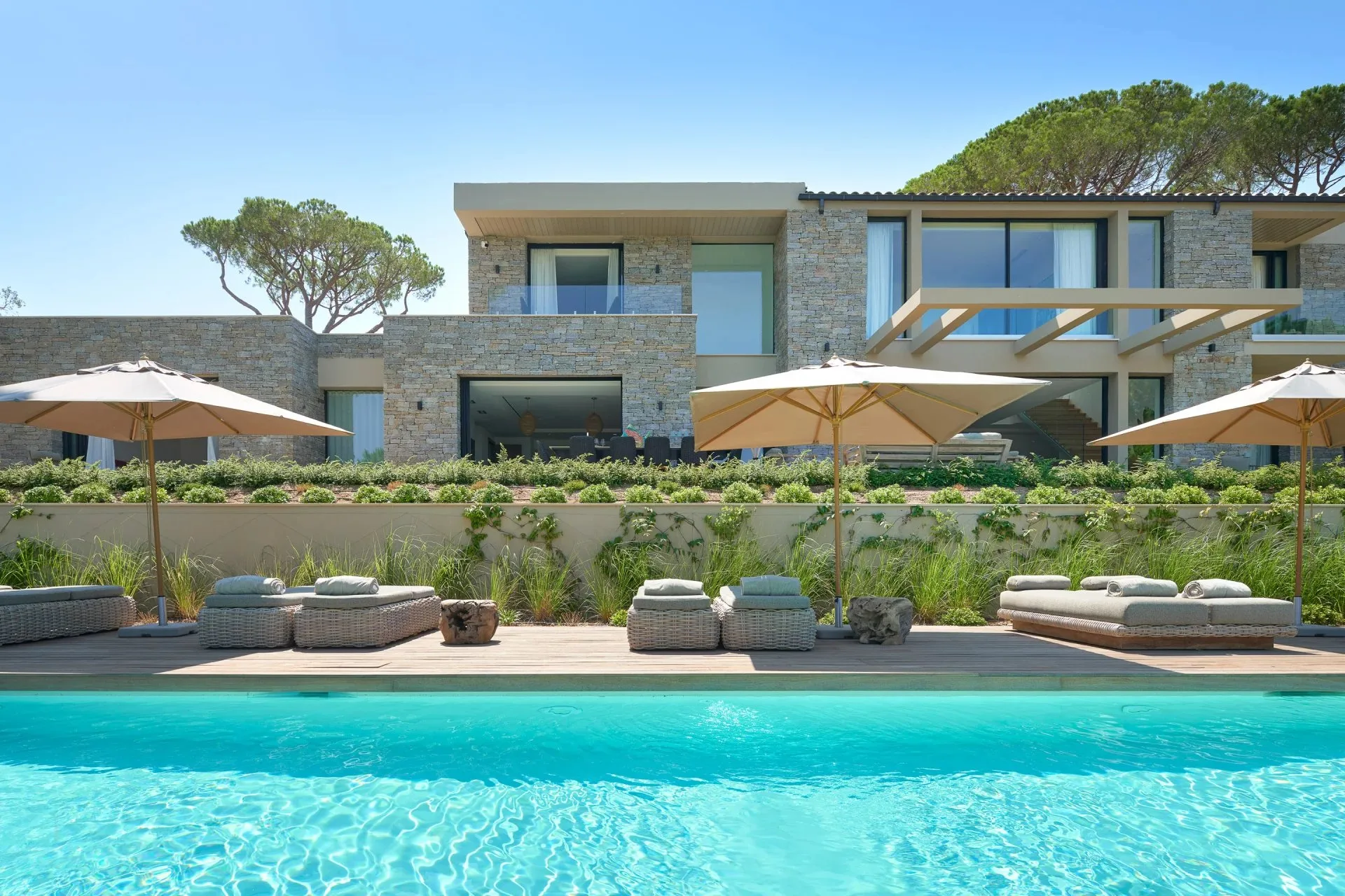 Proche Saint-Tropez – Villa contemporaine avec vue mer panoramique - 2