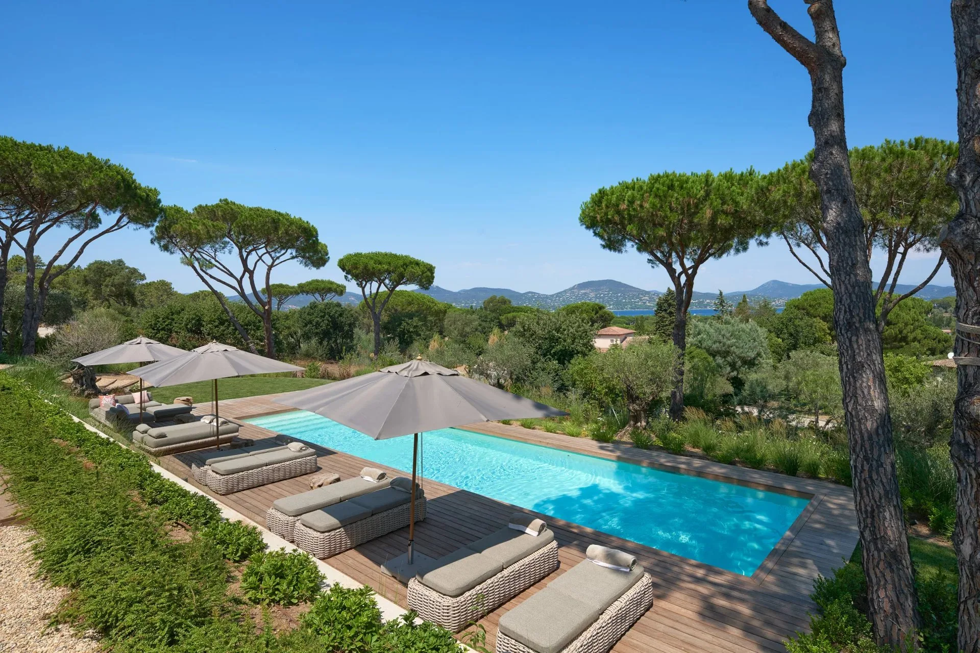 Proche Saint-Tropez – Villa contemporaine avec vue mer panoramique - 4