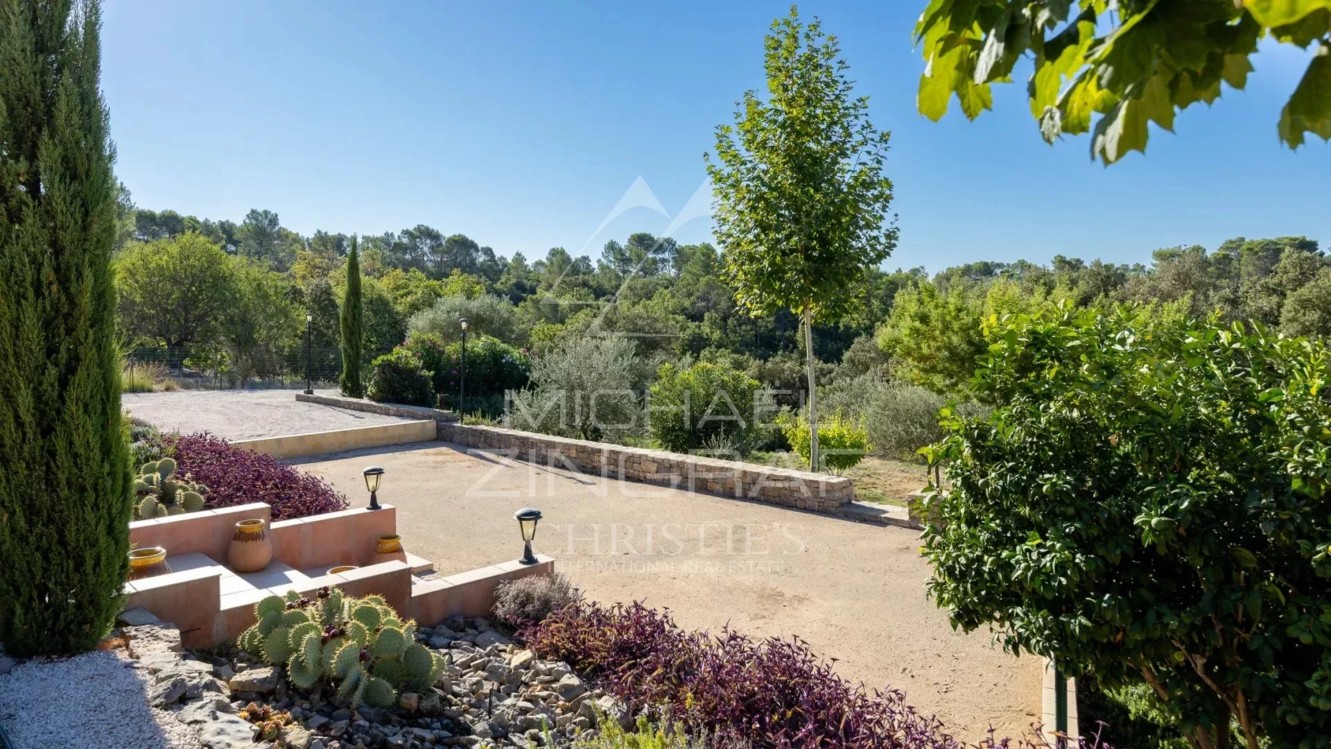 Propriété confidentielle au cœur de la Provence, entre vignes et oliviers - 10