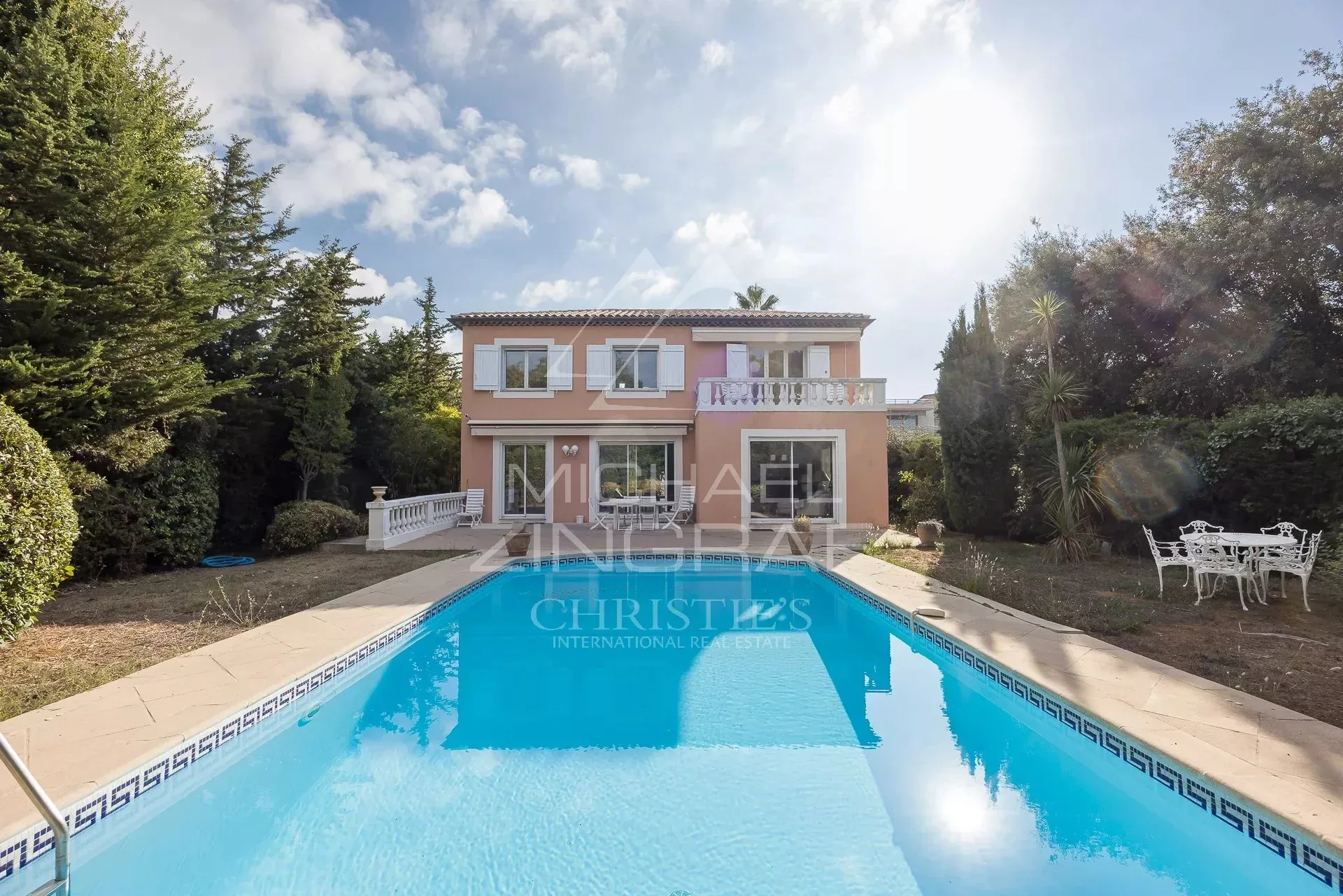 Exclusivité - A l’orée du Cap d’Antibes – Une adresse privilégiée entre mer et commerces - 7