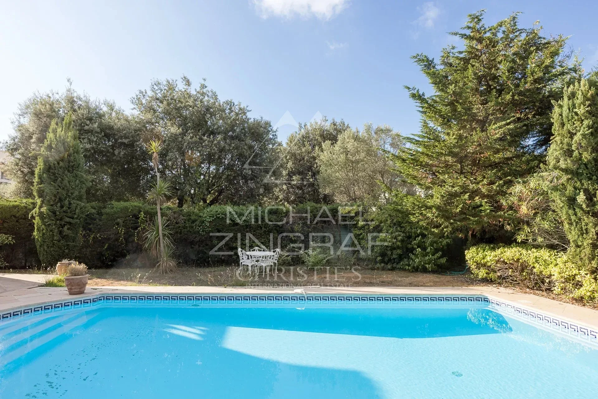 Exclusivité - A l’orée du Cap d’Antibes – Une adresse privilégiée entre mer et commerces - 15