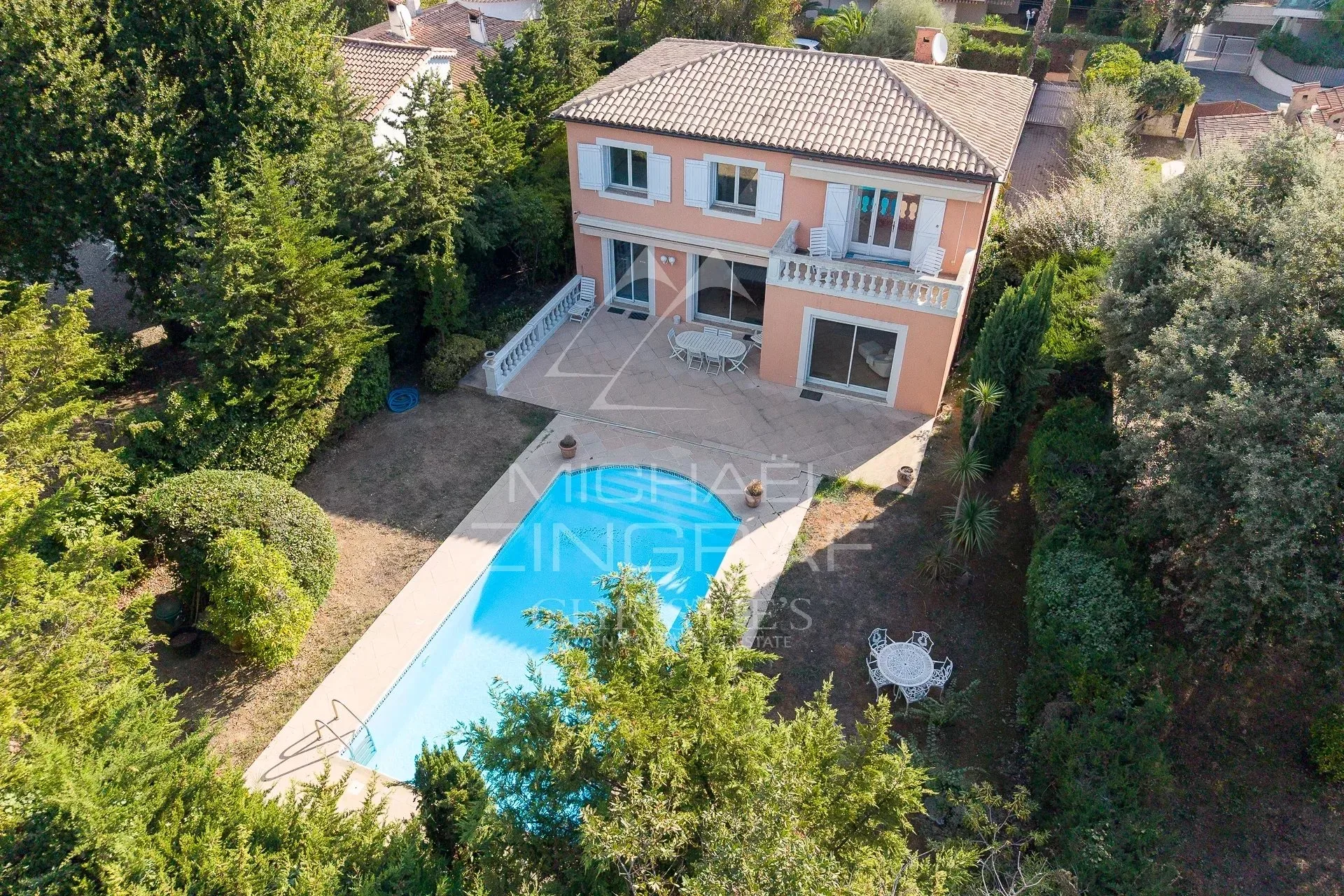 Exclusivité - A l’orée du Cap d’Antibes – Une adresse privilégiée entre mer et commerces - 17