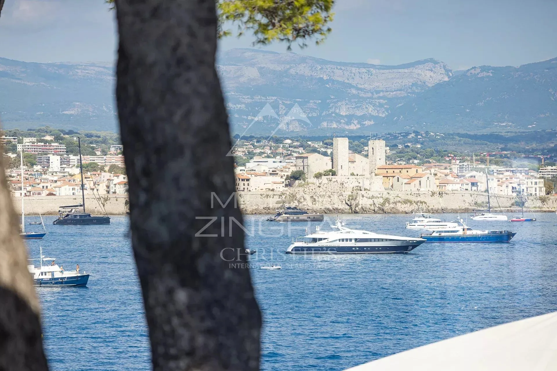 Cap d’Antibes – Villa d’exception avec vue panoramique mer et montagne - 29