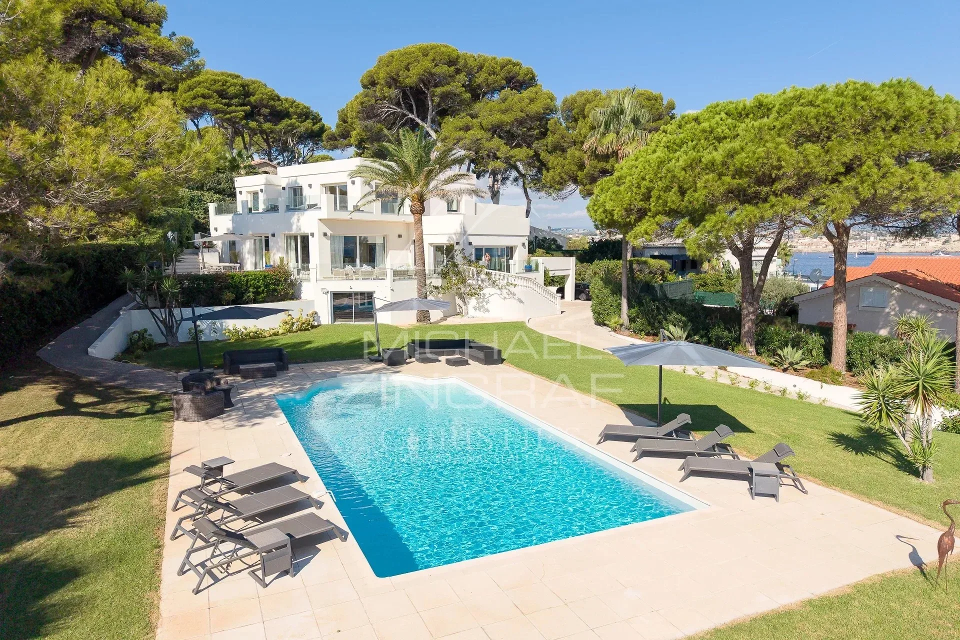 Cap d’Antibes – Villa d’exception avec vue panoramique mer et montagne