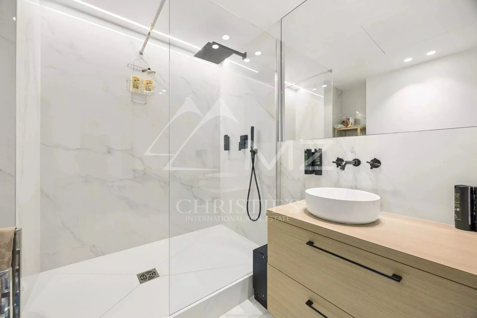 EXCLUSIVITE: Superbe 3 pièces contemporain vue mer panormaique - 11