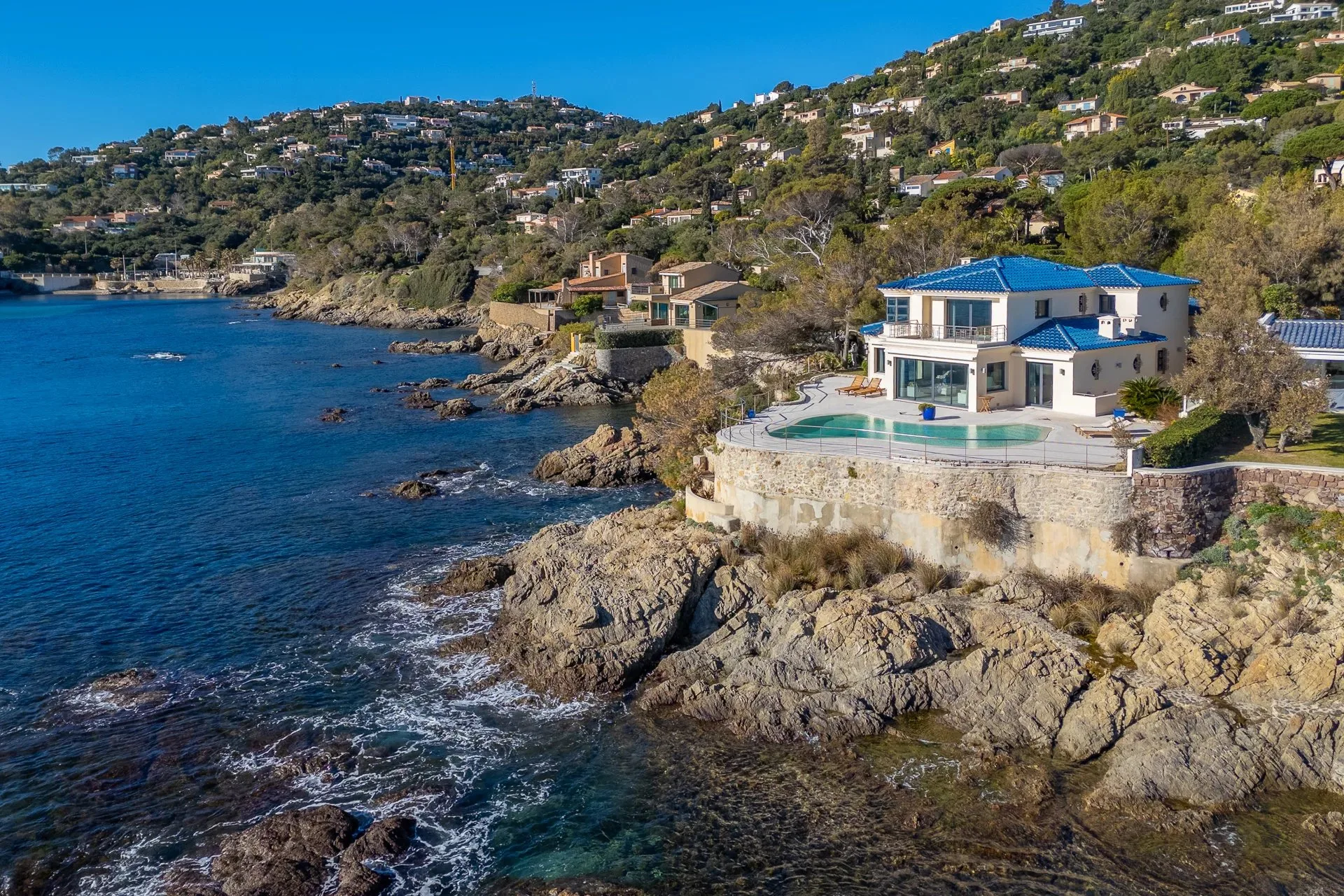 Les Issambres – Exceptional waterfront property – between Cannes and Saint-Tropez - 4