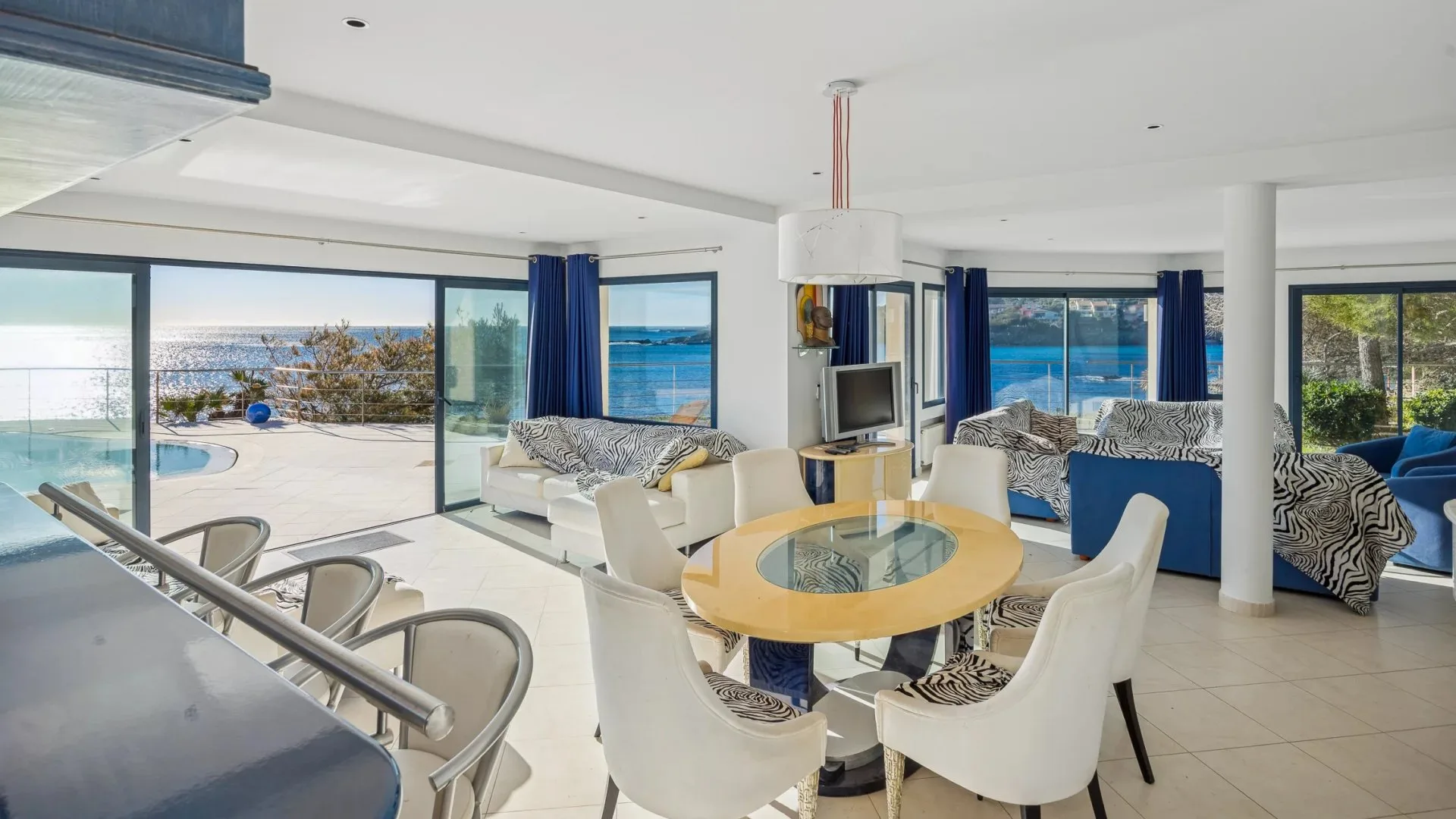 Les Issambres – Exceptional waterfront property – between Cannes and Saint-Tropez - 8