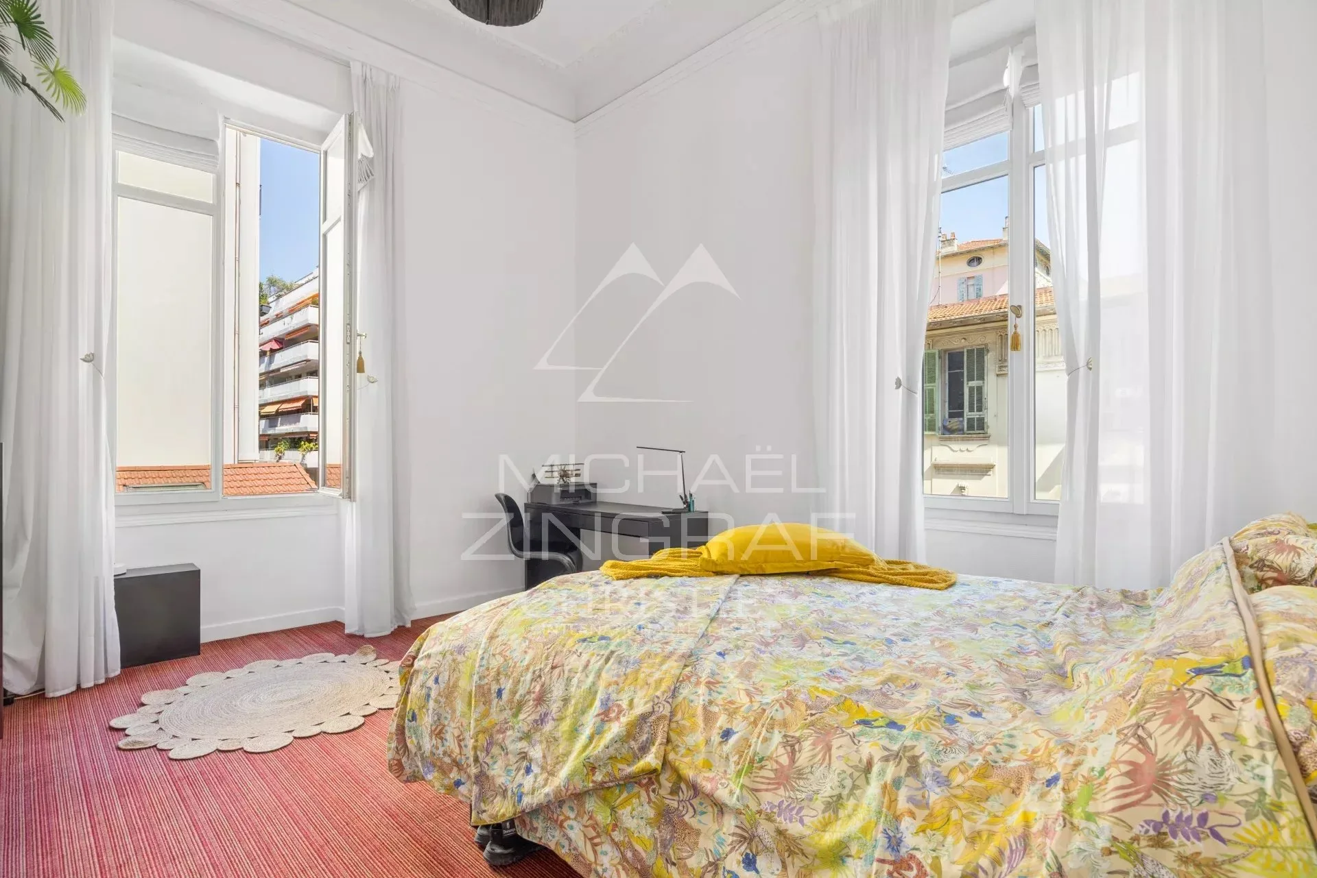 Bel appartement plein de charme, situé dans un élégant immeuble ancien de caractère - 13