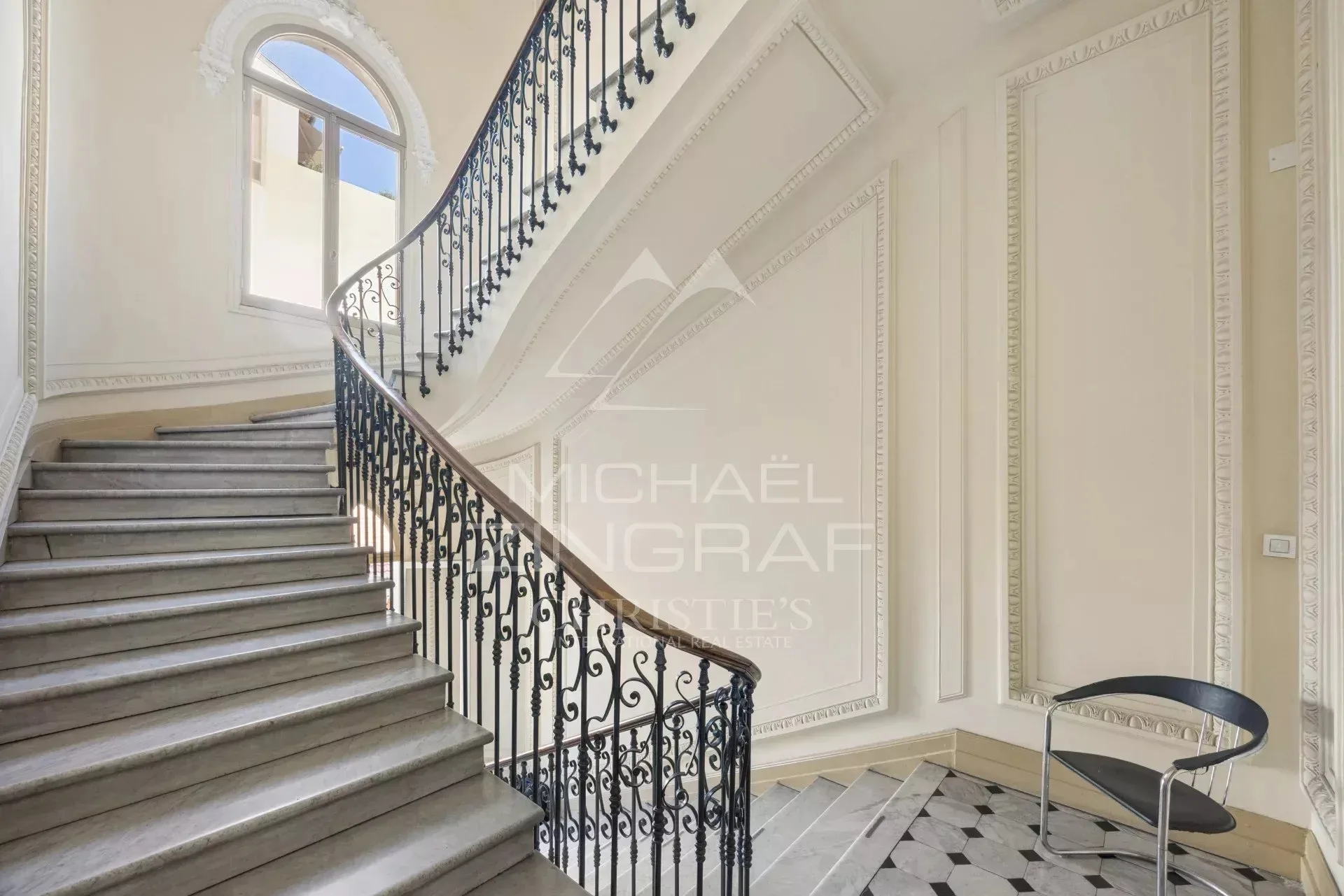 Bel appartement plein de charme, situé dans un élégant immeuble ancien de caractère - 7