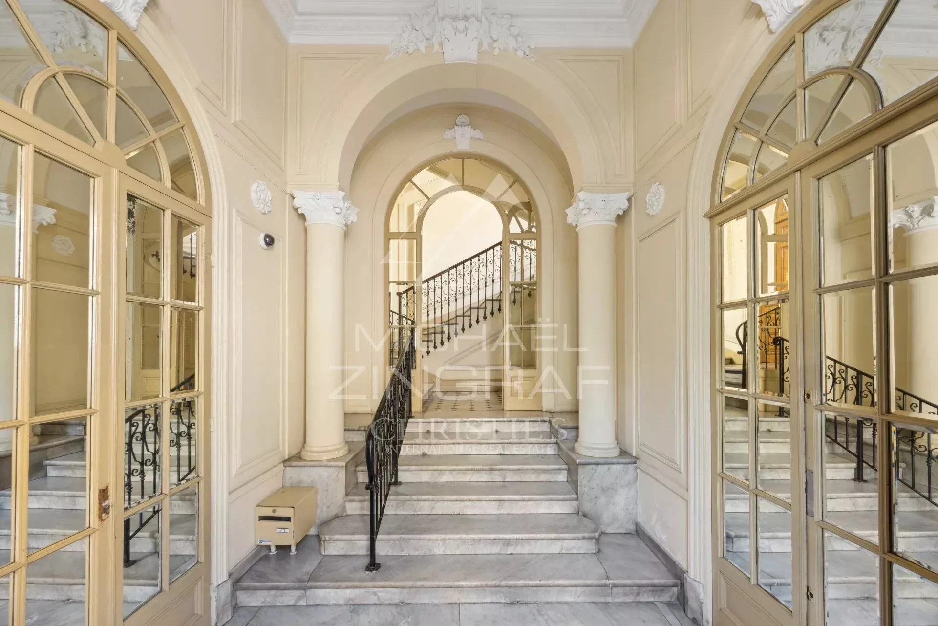 Bel appartement plein de charme, situé dans un élégant immeuble ancien de caractère - 4