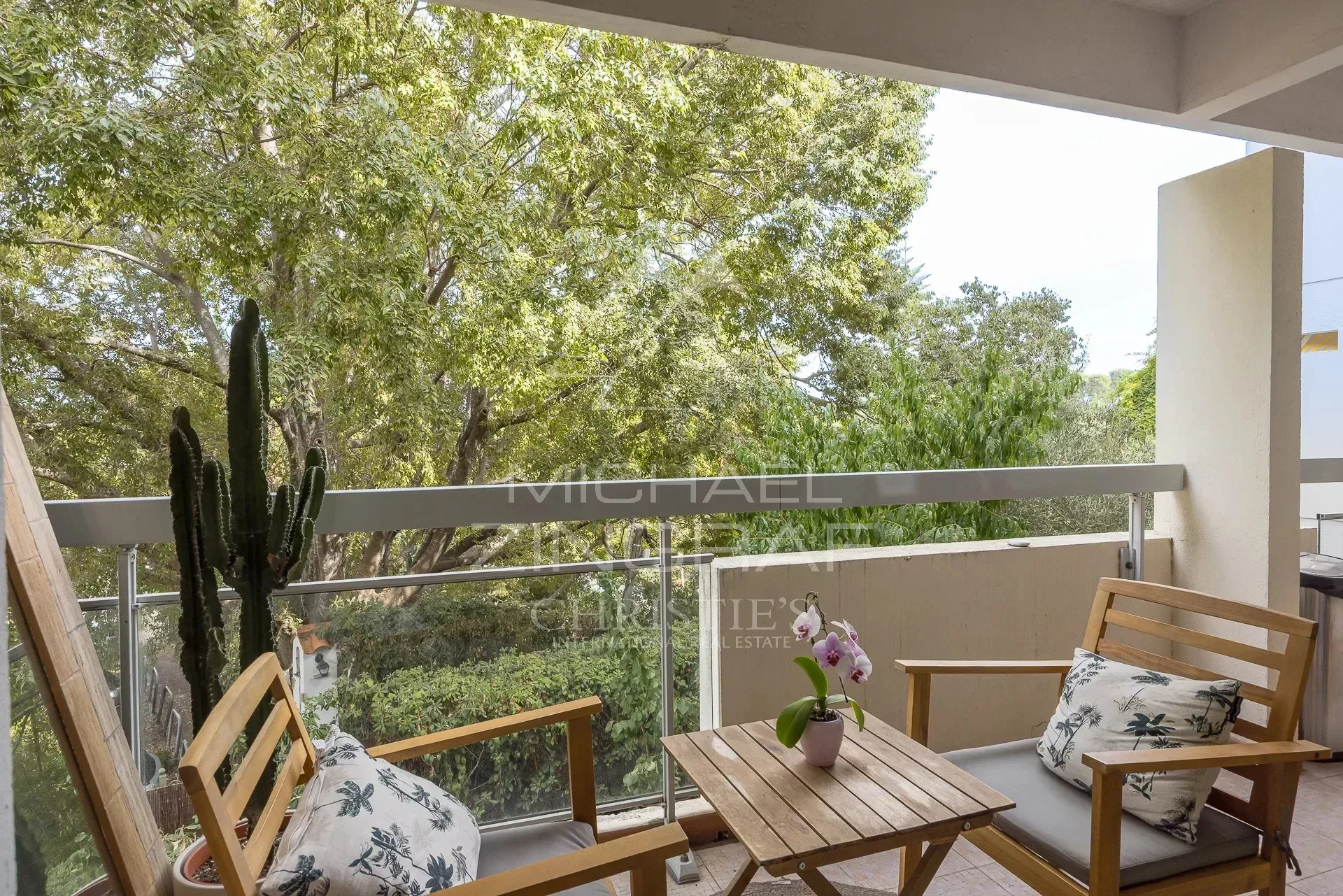 Cap d’Antibes – Une adresse privilégiée à quelques pas de la Garoupe