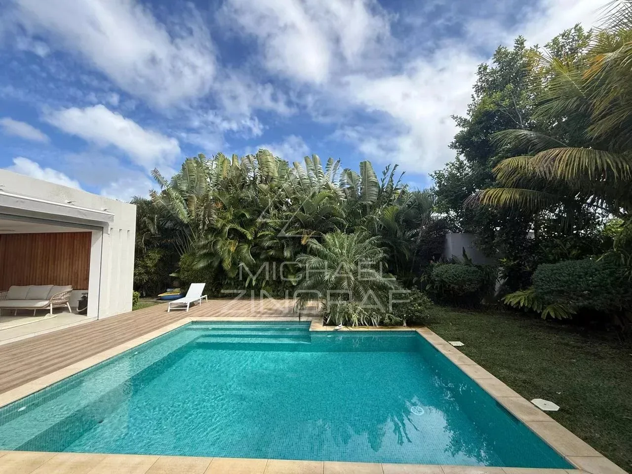 Elegant 4-Bedroom Villa with Private Pool in Forêt Daruty - 3