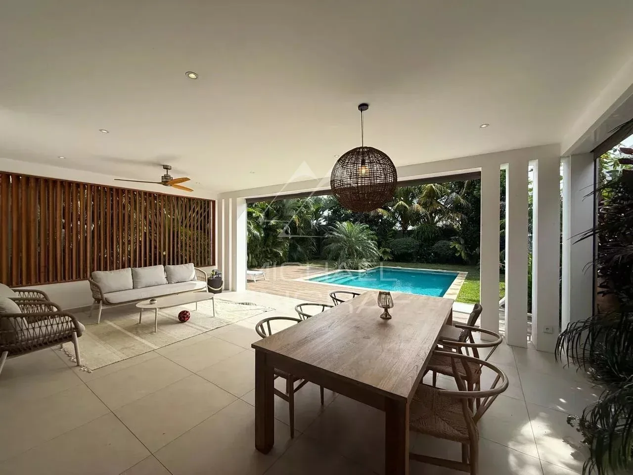 Elegant 4-Bedroom Villa with Private Pool in Forêt Daruty - 2