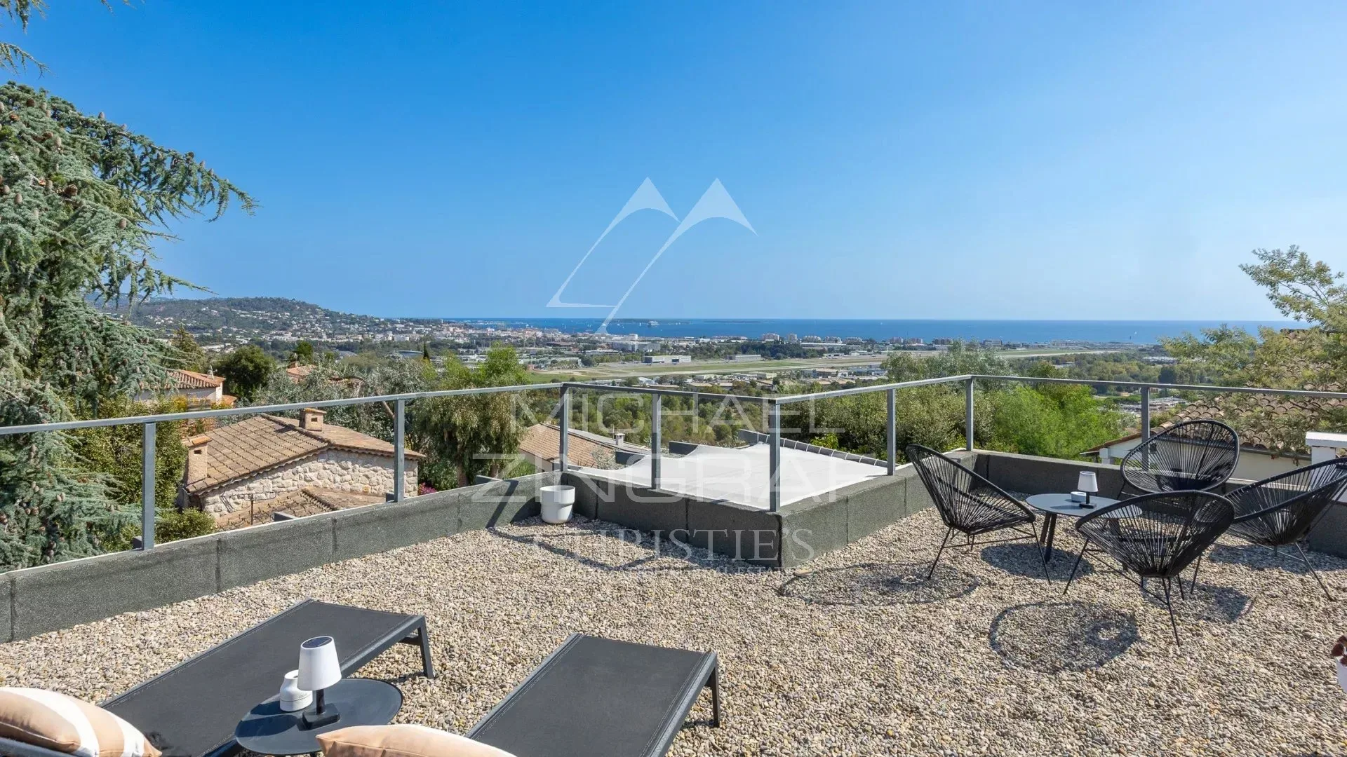 PROPRIÉTÉ CONTEMPORAINE AVEC VUE MER - 10