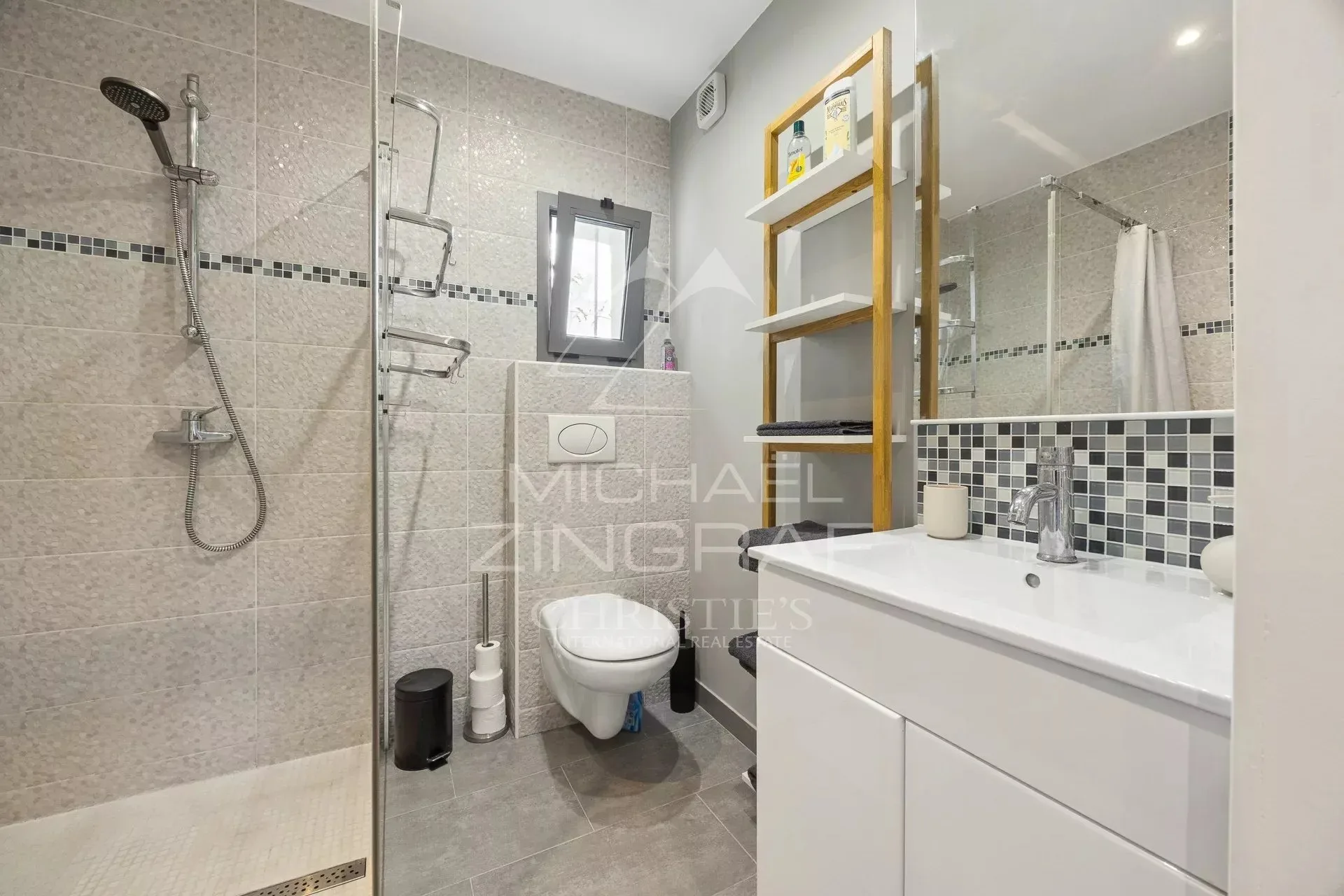 PROPRIÉTÉ CONTEMPORAINE AVEC VUE MER - 8