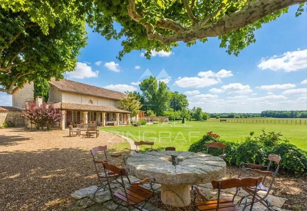 Sublime mas de 1850 au cœur de la Petite Camargue — Domaine d'exception sur 17 hectares - 3