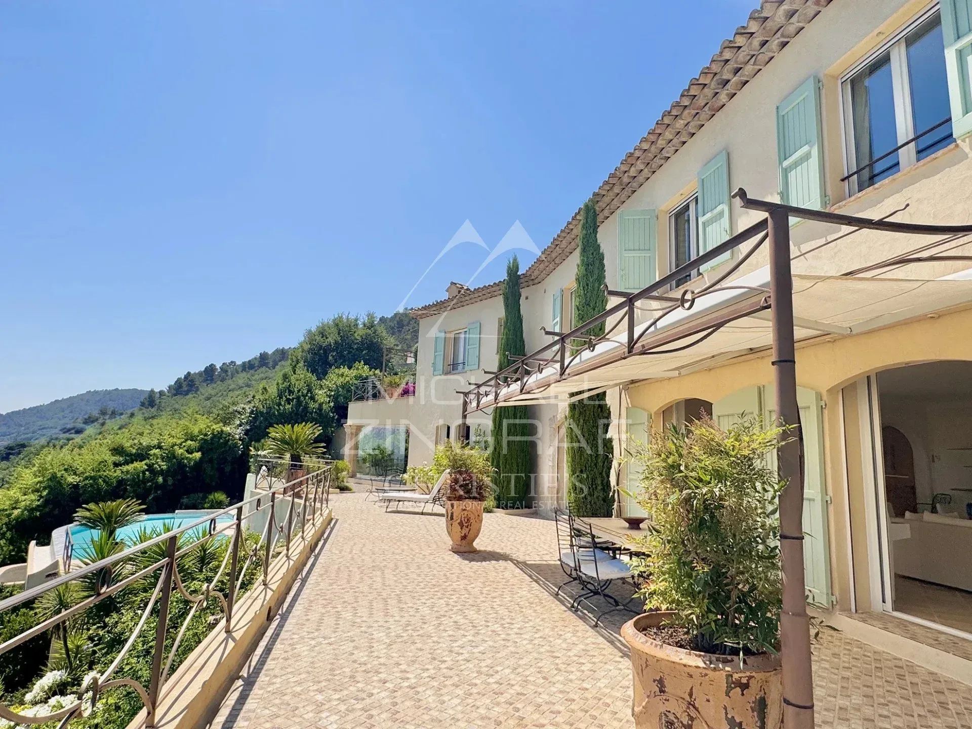 Propriété avec parc paysagé et vue mer  Panoramique