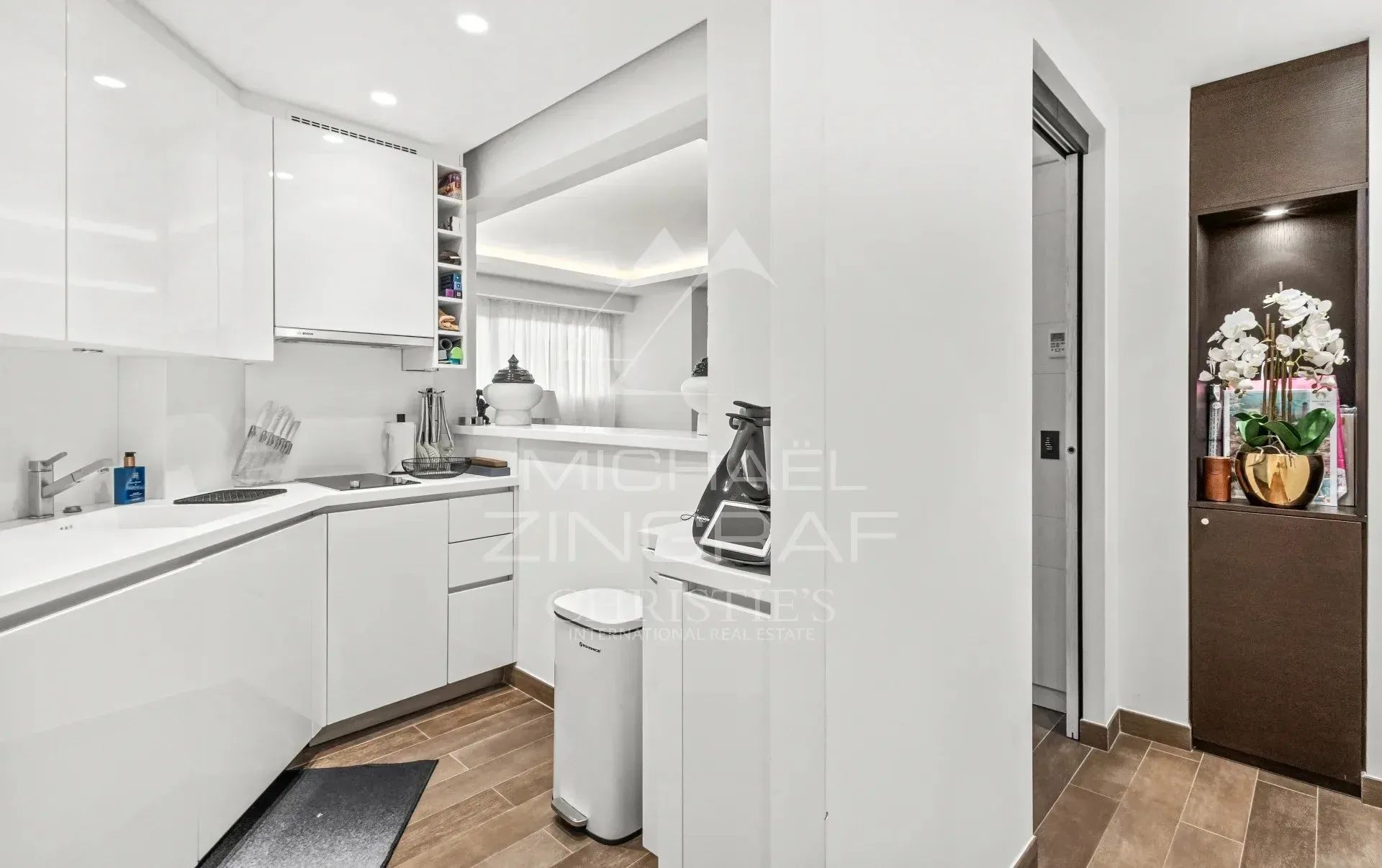 Cannes – Croisette – Studio d’exception de 53 m² face au Port Canto - 3