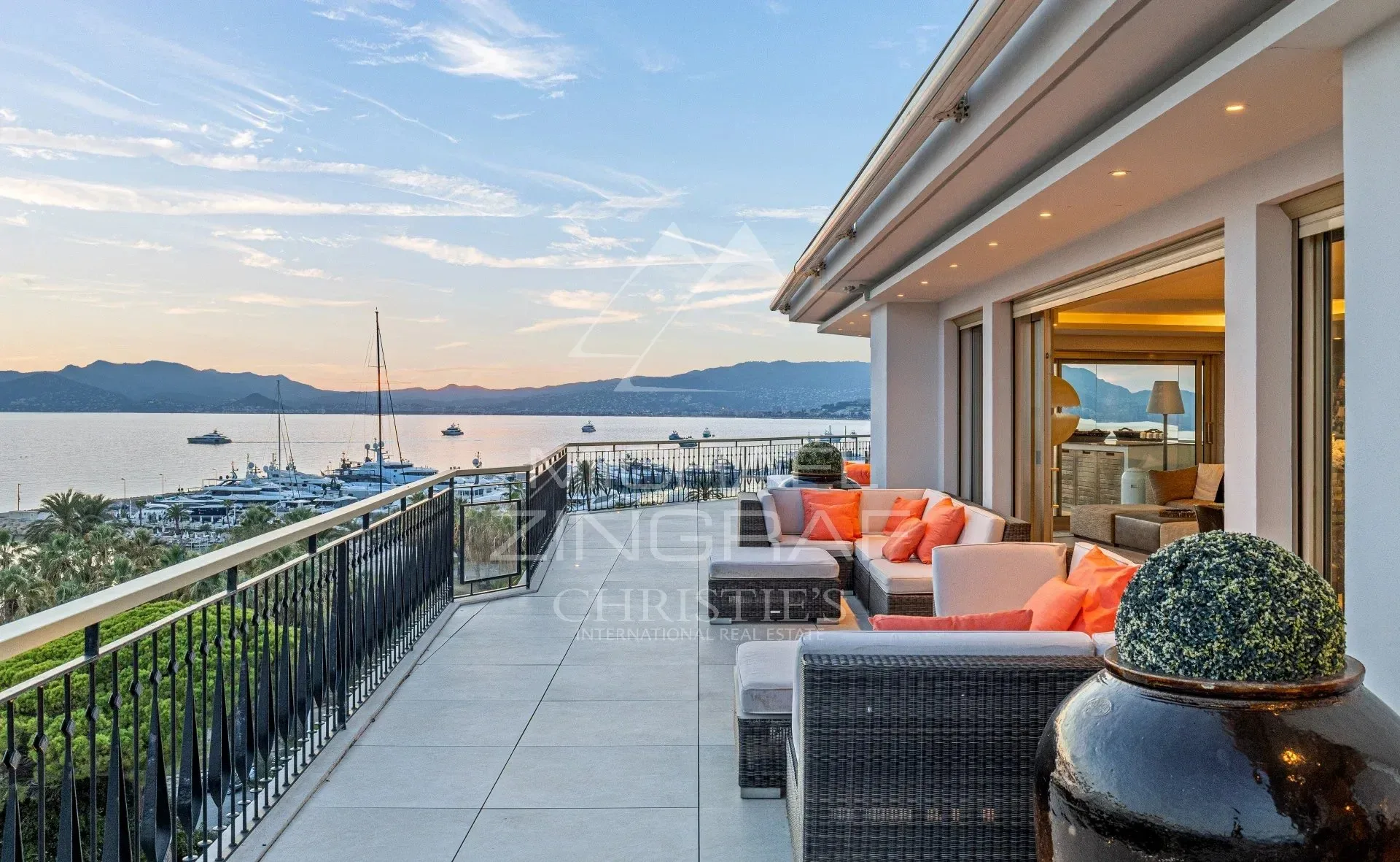 Cannes - Croisette - Penthouse Vue Mer Panoramique
