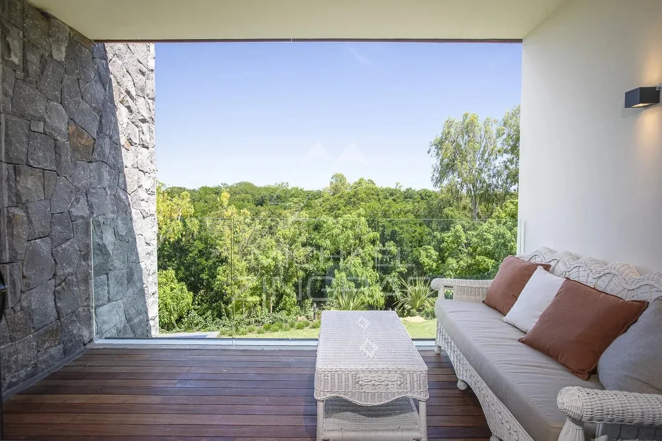 Villa de prestige avec piscine et ponton privatif privée et accès à la mer – Azuri - 17