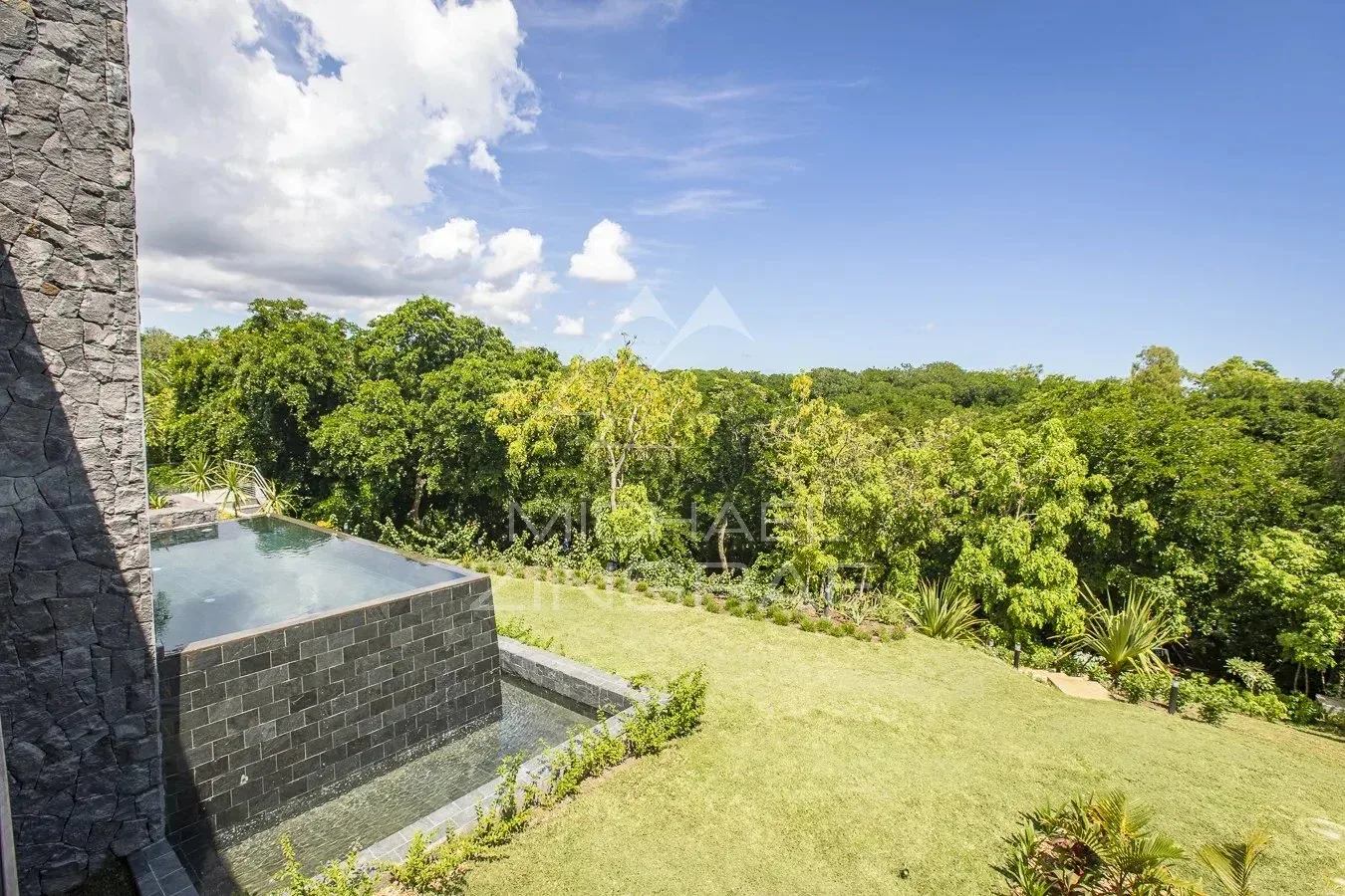 Villa de prestige avec piscine et ponton privatif privée et accès à la mer – Azuri - 16