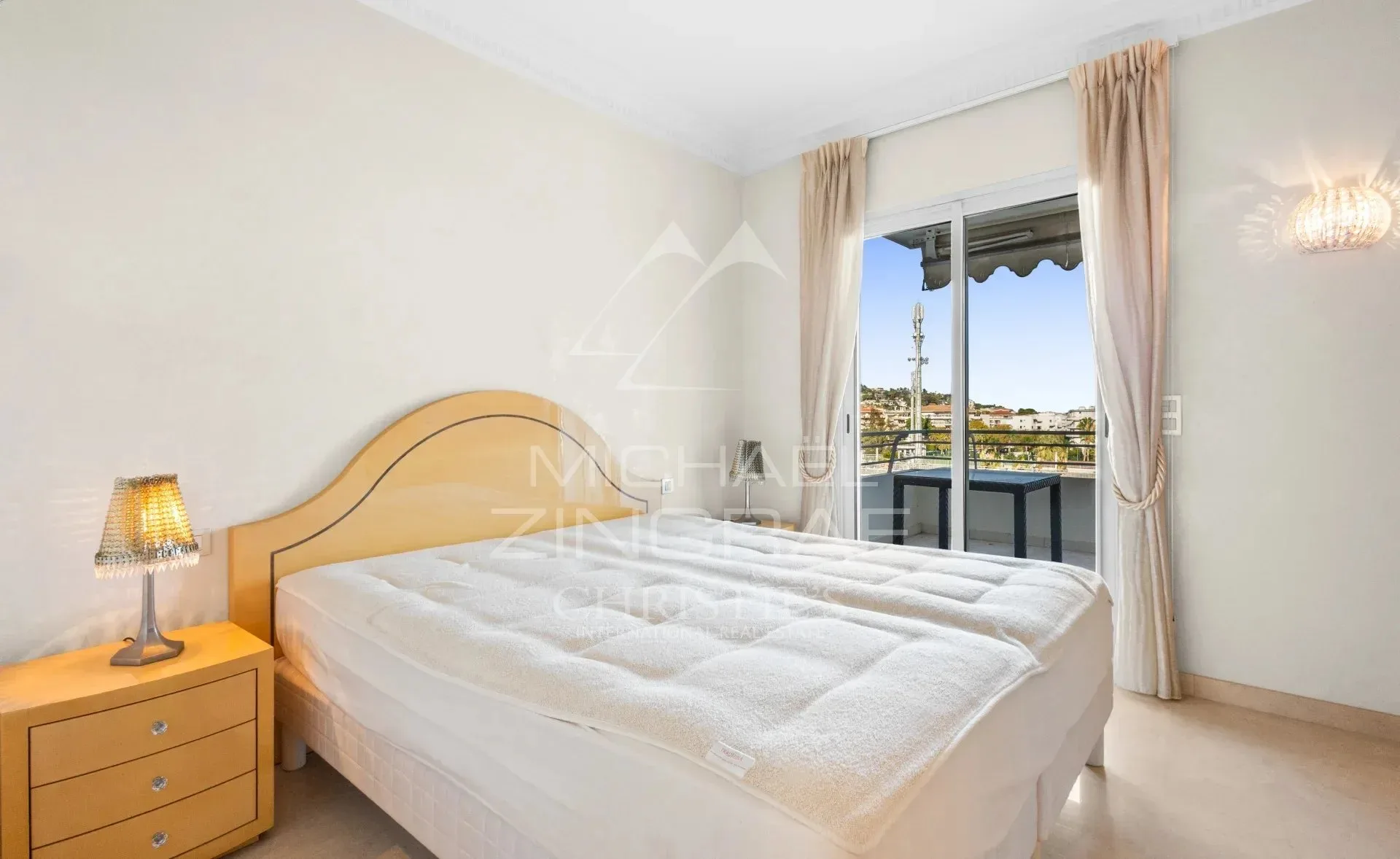 Cannes - Croisette - Prestigieux 4 pièces de 117m2 avec terrasses face à la mer - 11