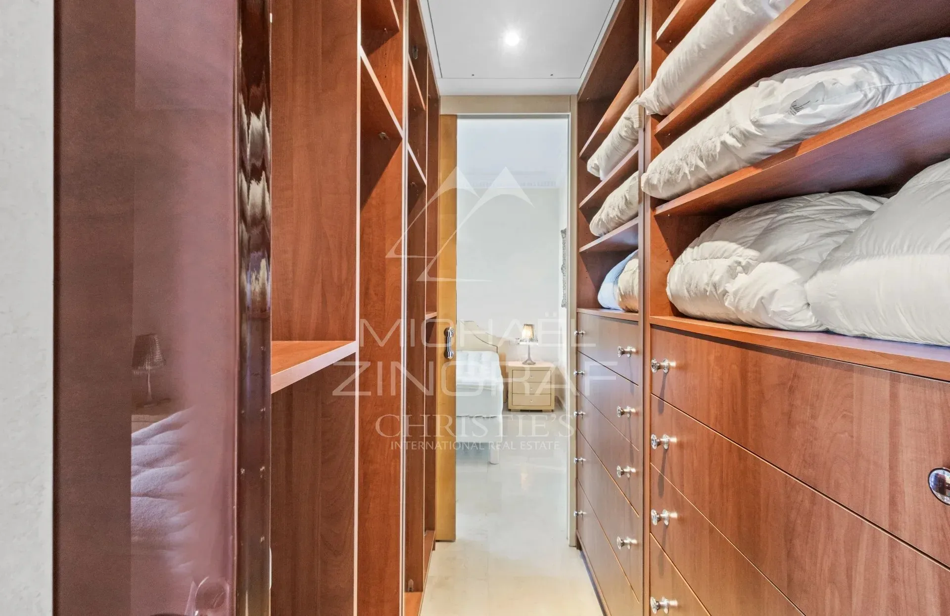 Cannes - Croisette - Prestigieux 4 pièces de 117m2 avec terrasses face à la mer - 13