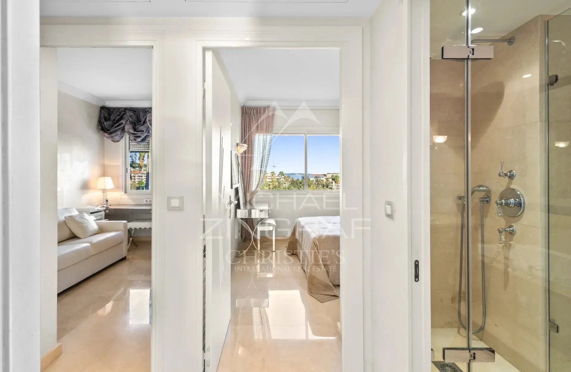Cannes - Croisette - Prestigieux 4 pièces de 117m2 avec terrasses face à la mer - 19