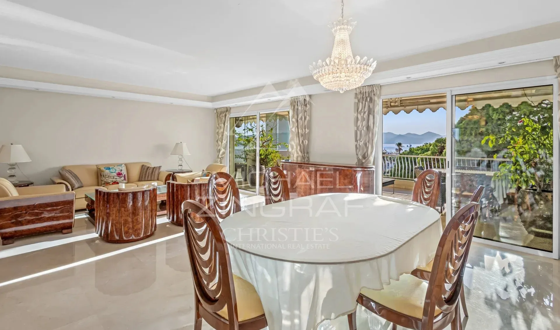 Cannes - Croisette - Prestigieux 4 pièces de 117m2 avec terrasses face à la mer - 7