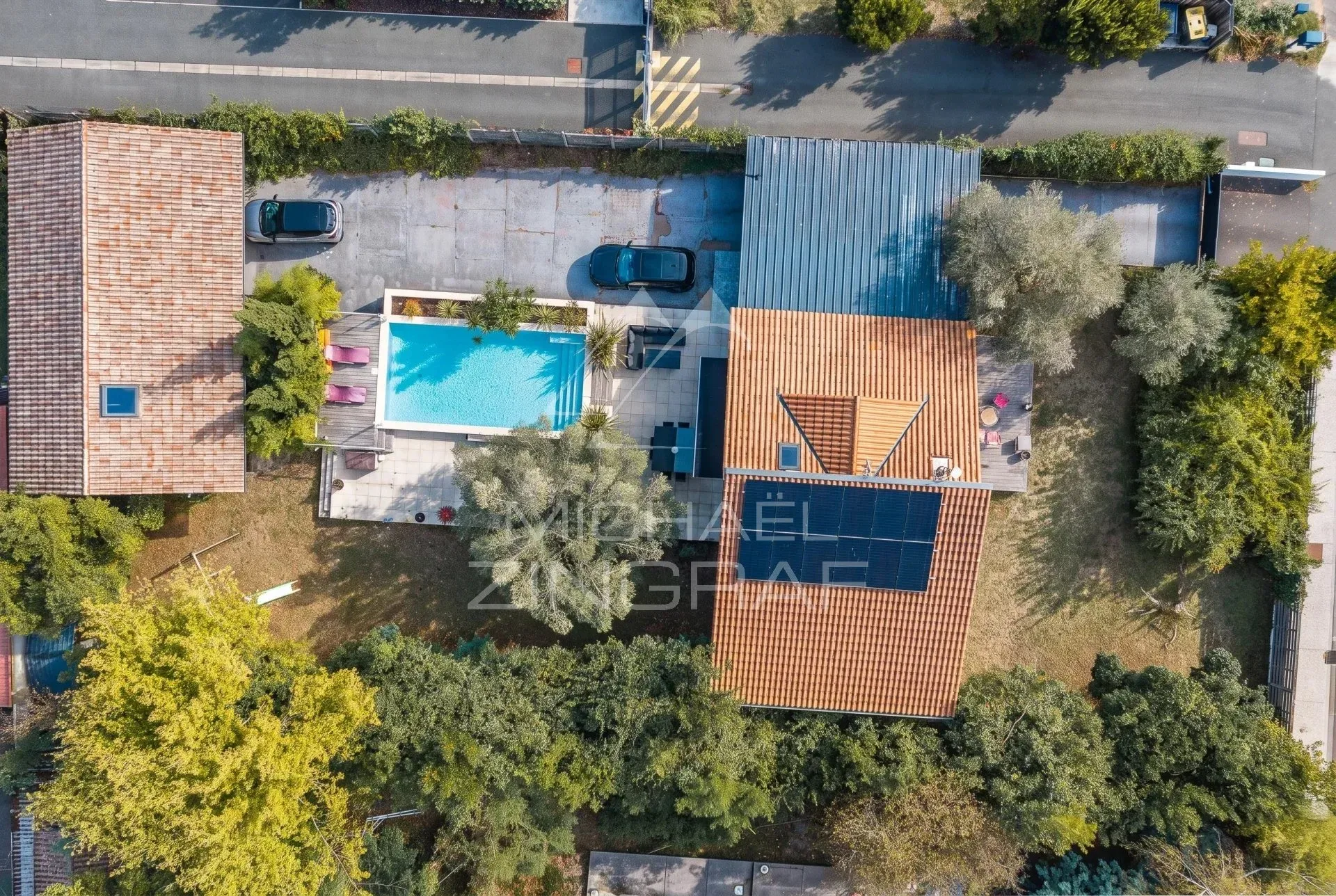 VILLA FAMILIALE AVEC DEPENDANCE AU CALME PROCHE MARCHE - 20