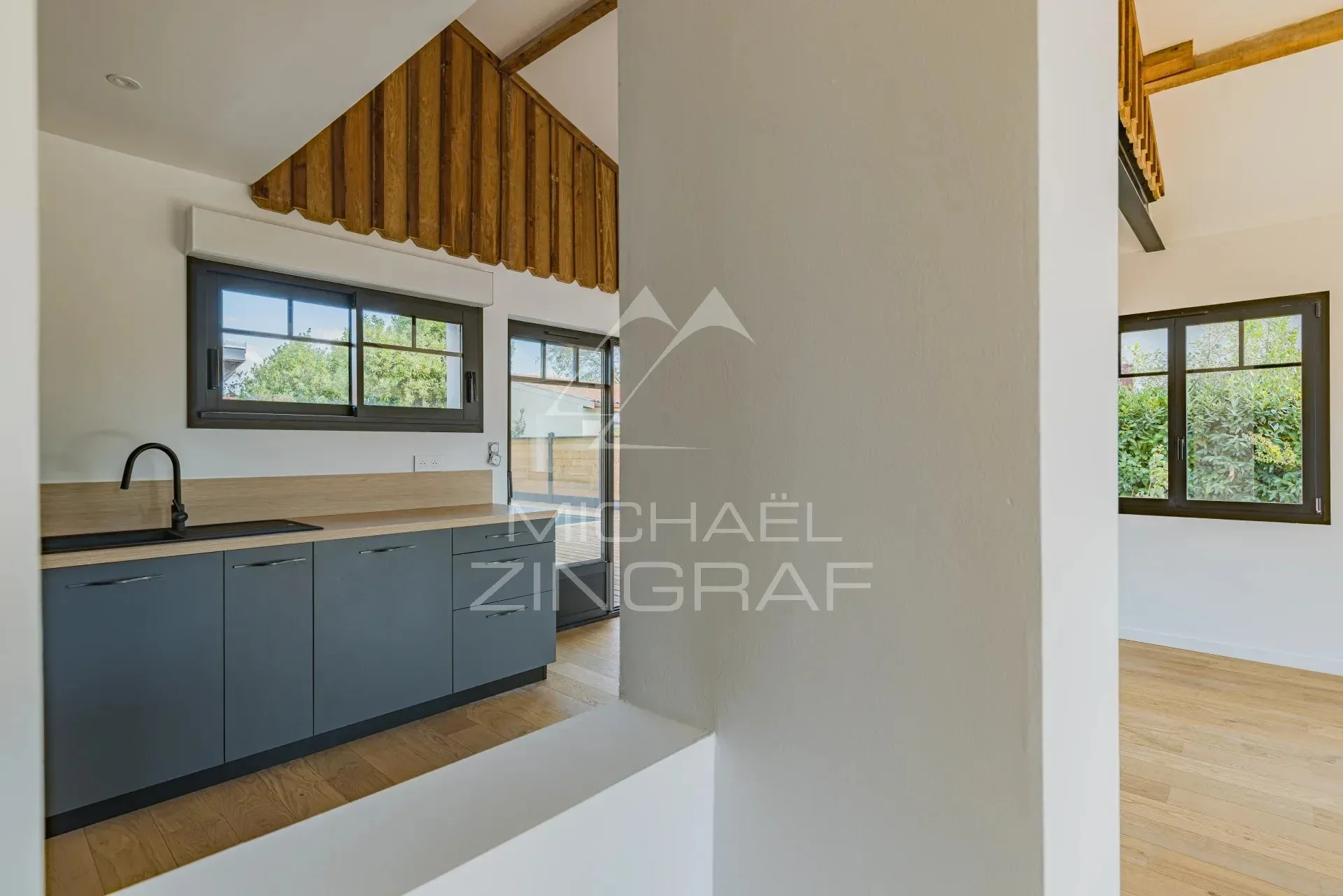 LA HUME – ELEGANTE, RENOVIERTE VILLA MIT POOL UND SEPARATEM GÄSTEHAUS - 10