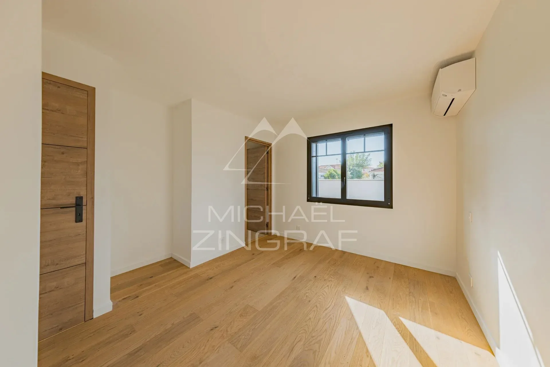 LA HUME – ELEGANTE, RENOVIERTE VILLA MIT POOL UND SEPARATEM GÄSTEHAUS - 16