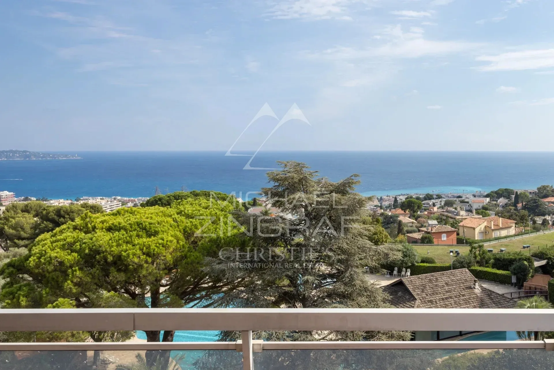 Nice Fabron – Bel appartement 5 pièces de 125 m² avec vue panoramique mer et terrasse de 53 m²