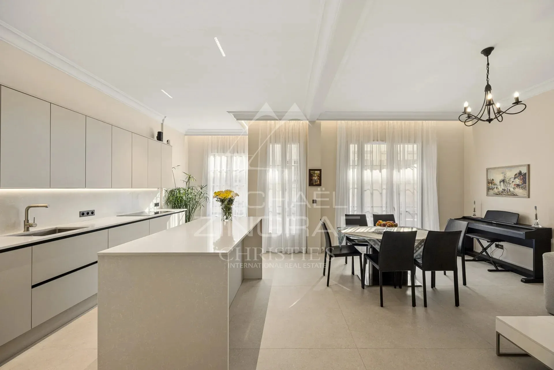 Bel appartement 3 pièces entièrement rénové – Quartier des Musiciens/Carre d'Or