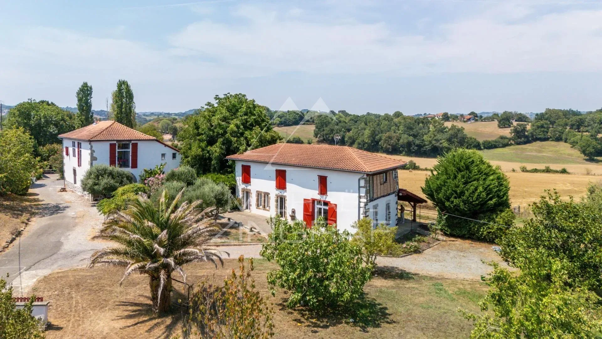 Deux maisons de caractère au cœur de plus de 5 000 m² - 10