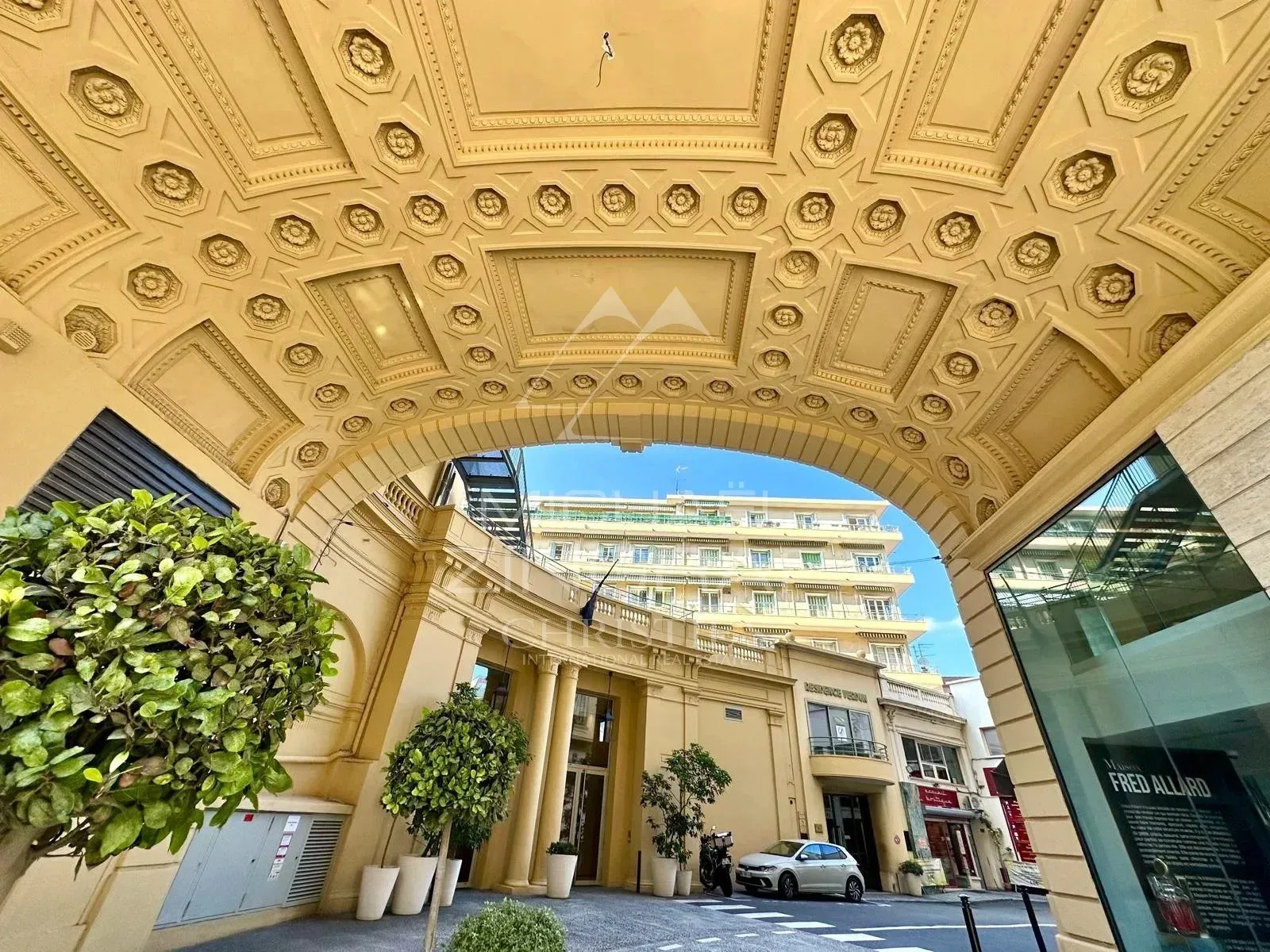 NICE - CARRÉ D'OR -  RARE OPPORTUNITÉ / Appartement a rénover :