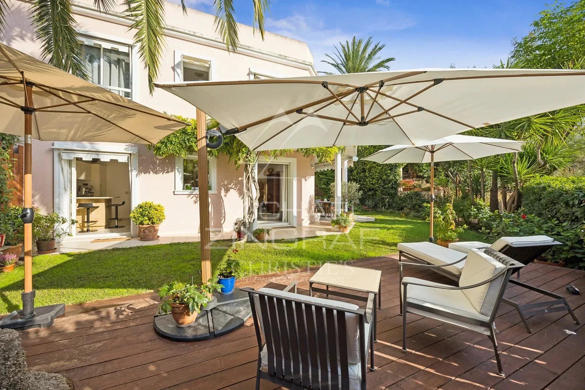 MANDELIEU-LA NAPOULE - APPARTEMENT EN DUPLEX AVEC JARDIN