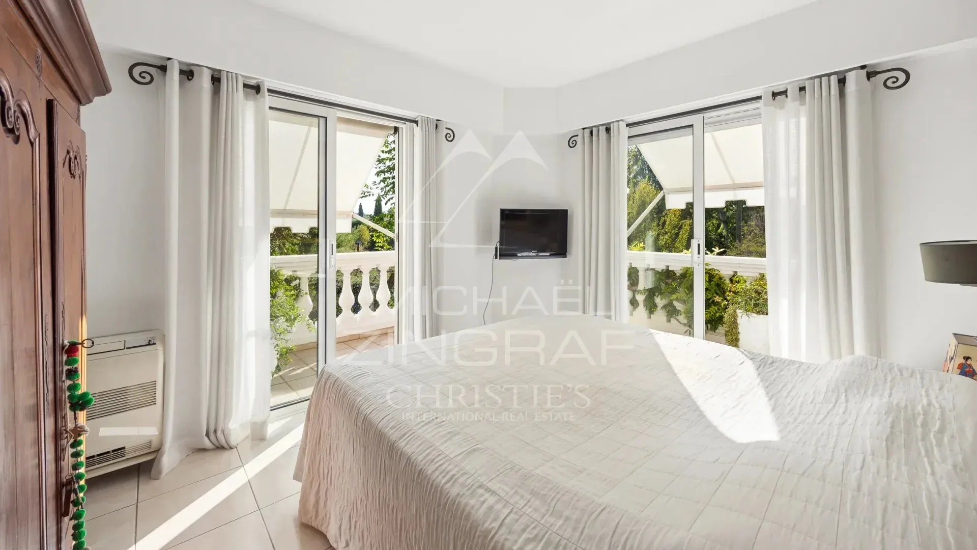 MANDELIEU-LA NAPOULE - APPARTEMENT EN DUPLEX AVEC JARDIN - 7
