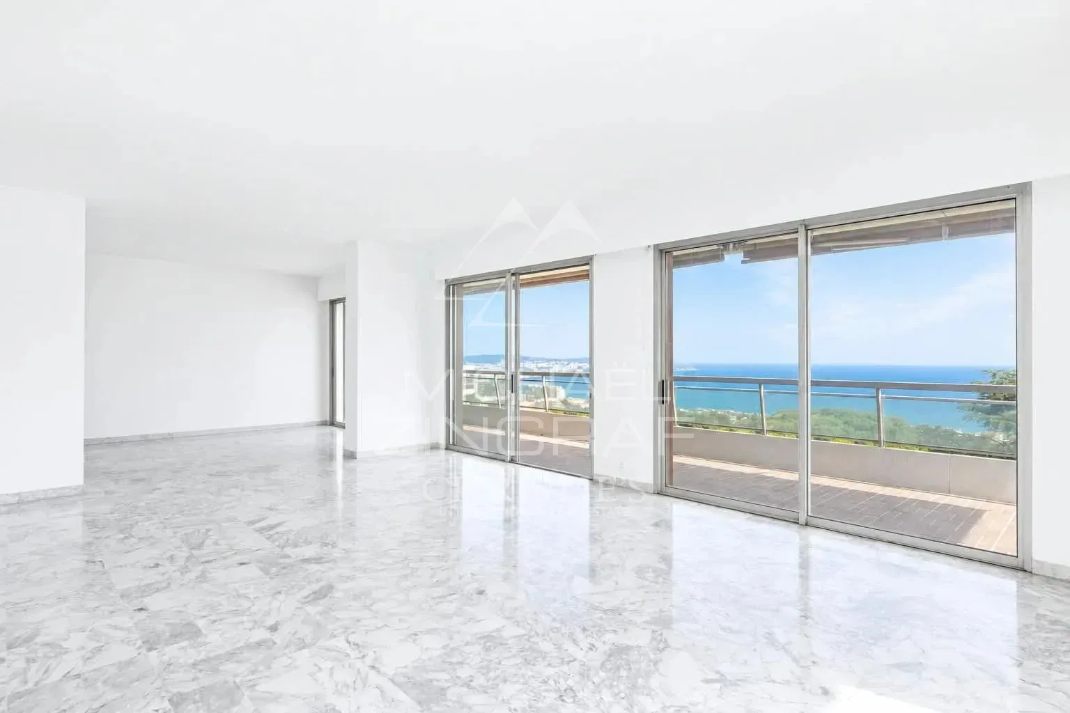 Nice Fabron – Bel appartement 5 pièces de 125 m² avec vue panoramique mer et terrasse de 53 m² - 3