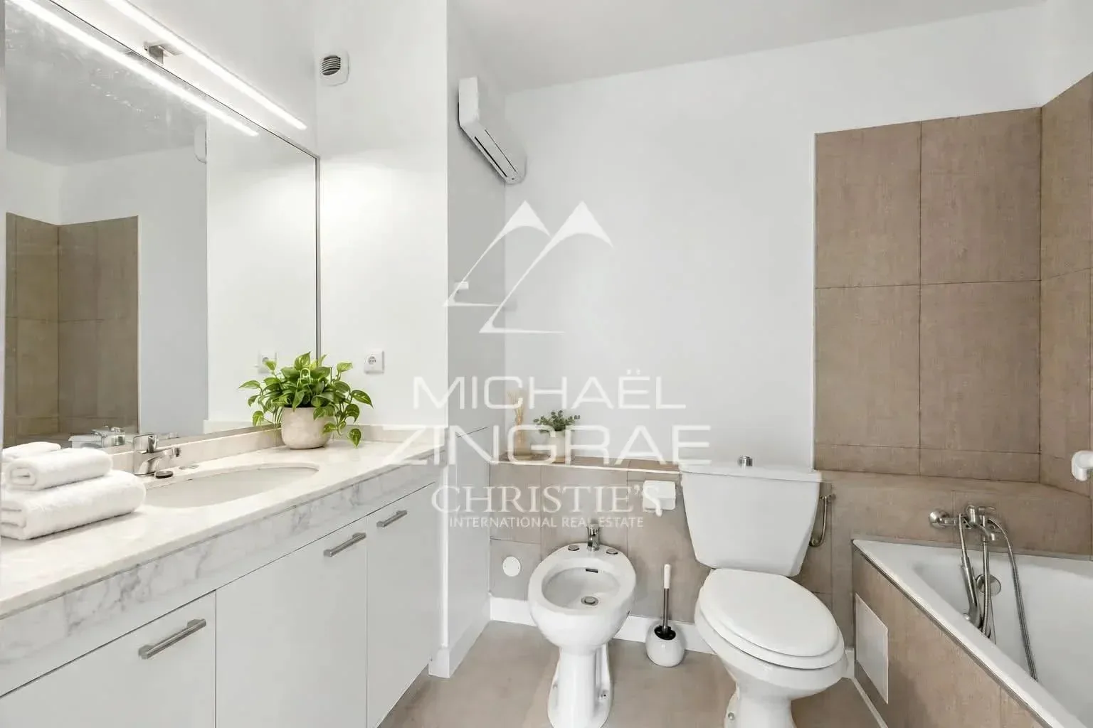 Nice Fabron – Bel appartement 5 pièces de 125 m² avec vue panoramique mer et terrasse de 53 m² - 10