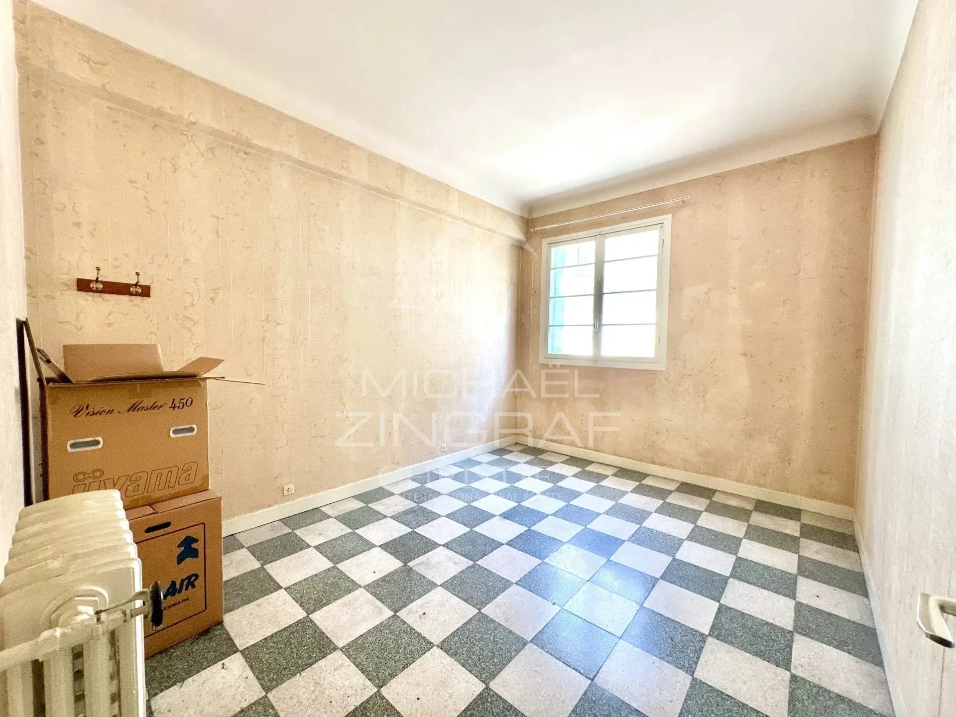 NICE - CARRÉ D'OR -  RARE OPPORTUNITÉ / Appartement a rénover : - 4