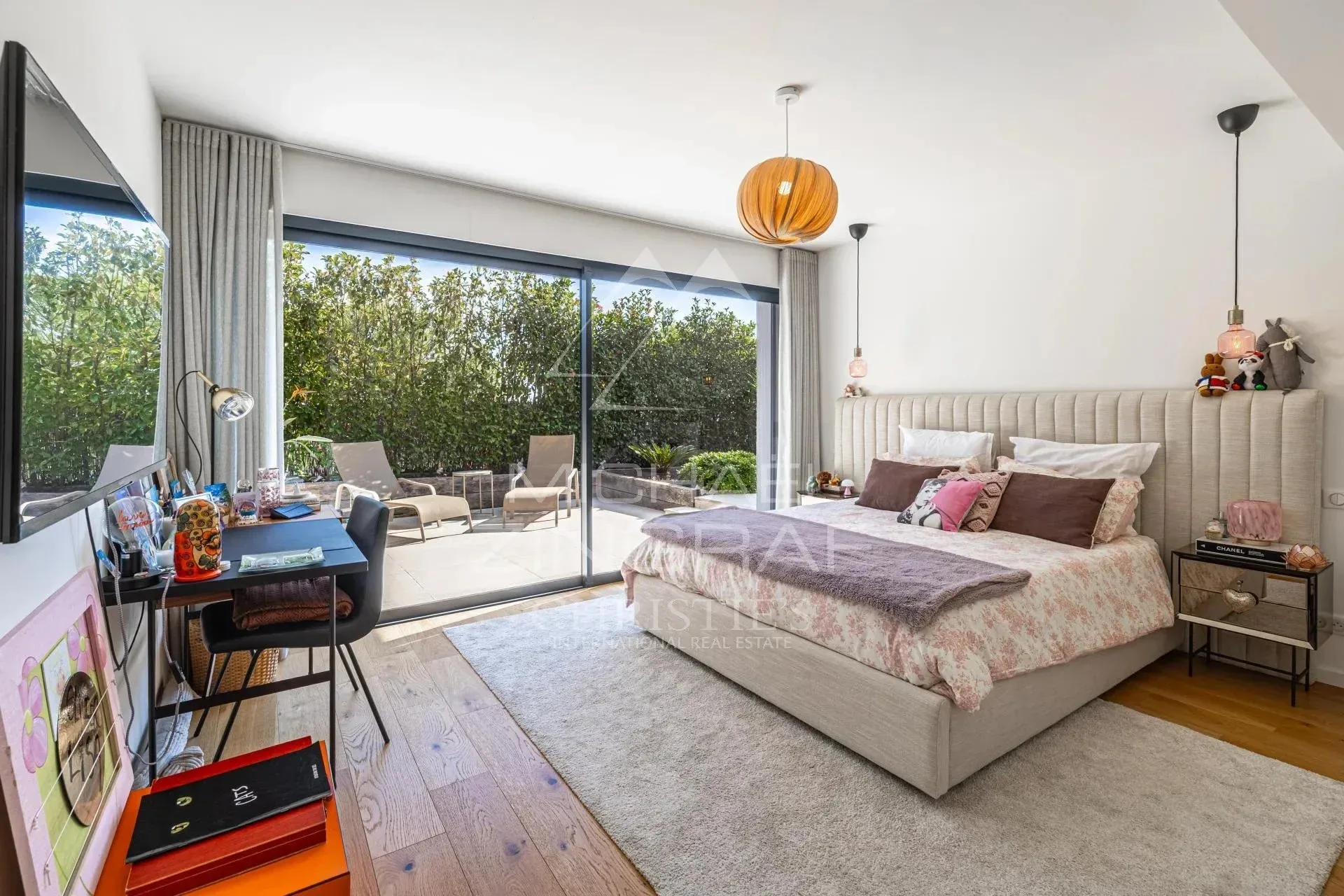 VILLA CONTEMPORAINE D’EXCEPTION AVEC ROOFTOP ET VUE PANORAMIQUE SUR LA RADE - 21