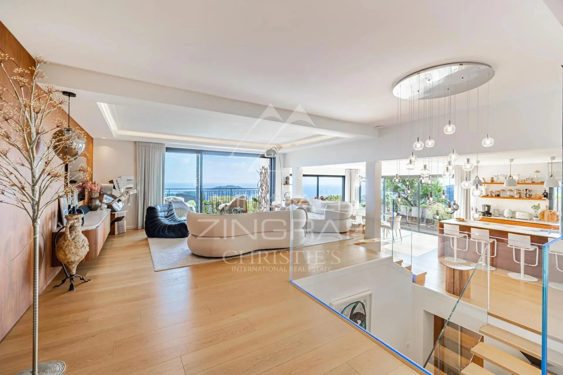 VILLA CONTEMPORAINE D’EXCEPTION AVEC ROOFTOP ET VUE PANORAMIQUE SUR LA RADE - 10