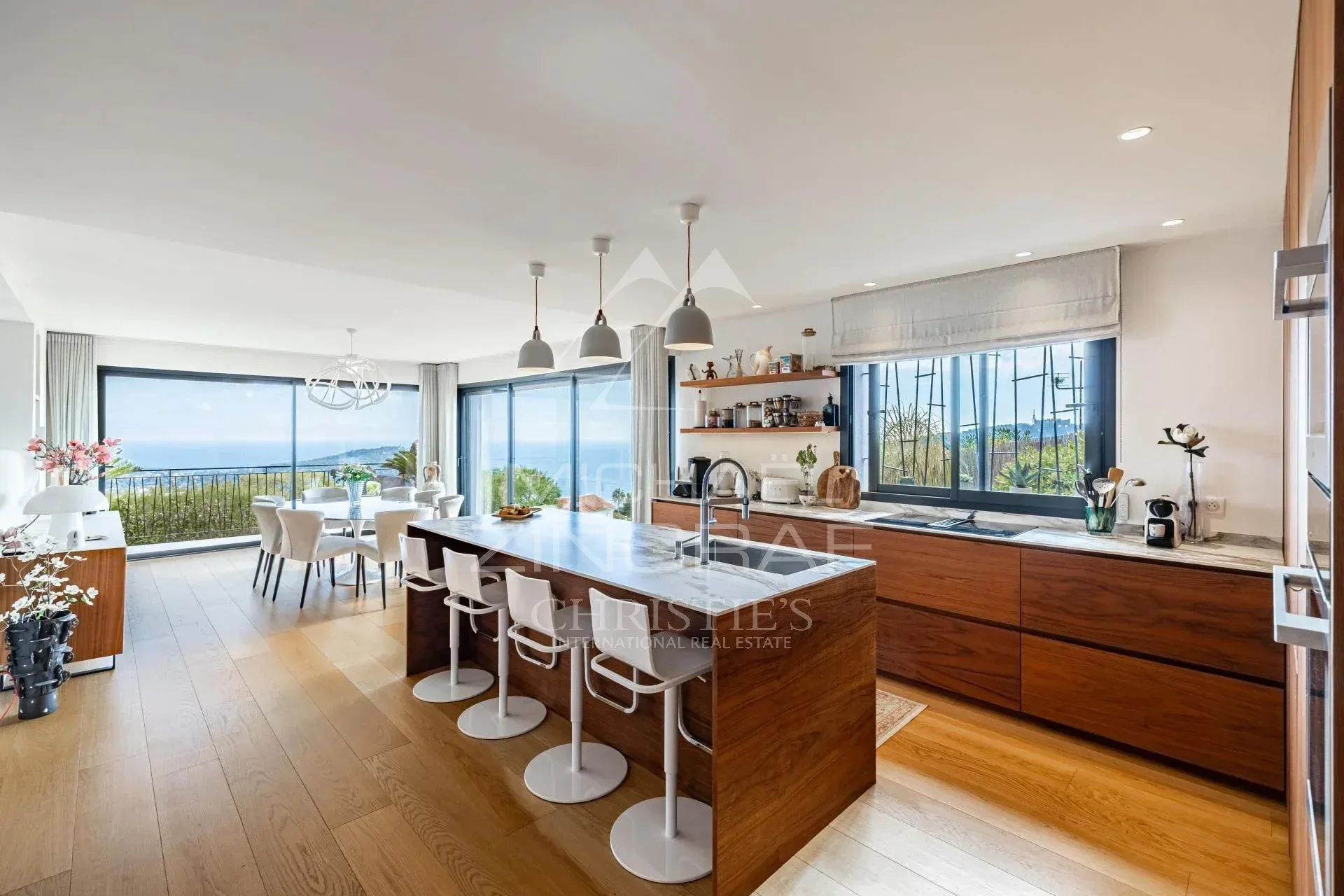 VILLA CONTEMPORAINE D’EXCEPTION AVEC ROOFTOP ET VUE PANORAMIQUE SUR LA RADE - 3