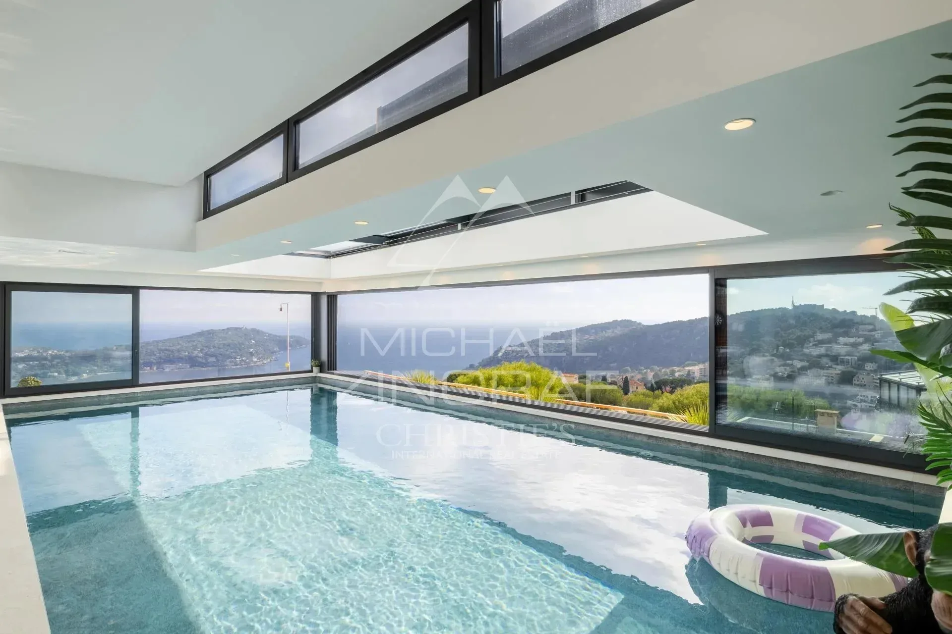 VILLA CONTEMPORAINE D’EXCEPTION AVEC ROOFTOP ET VUE PANORAMIQUE SUR LA RADE - 8
