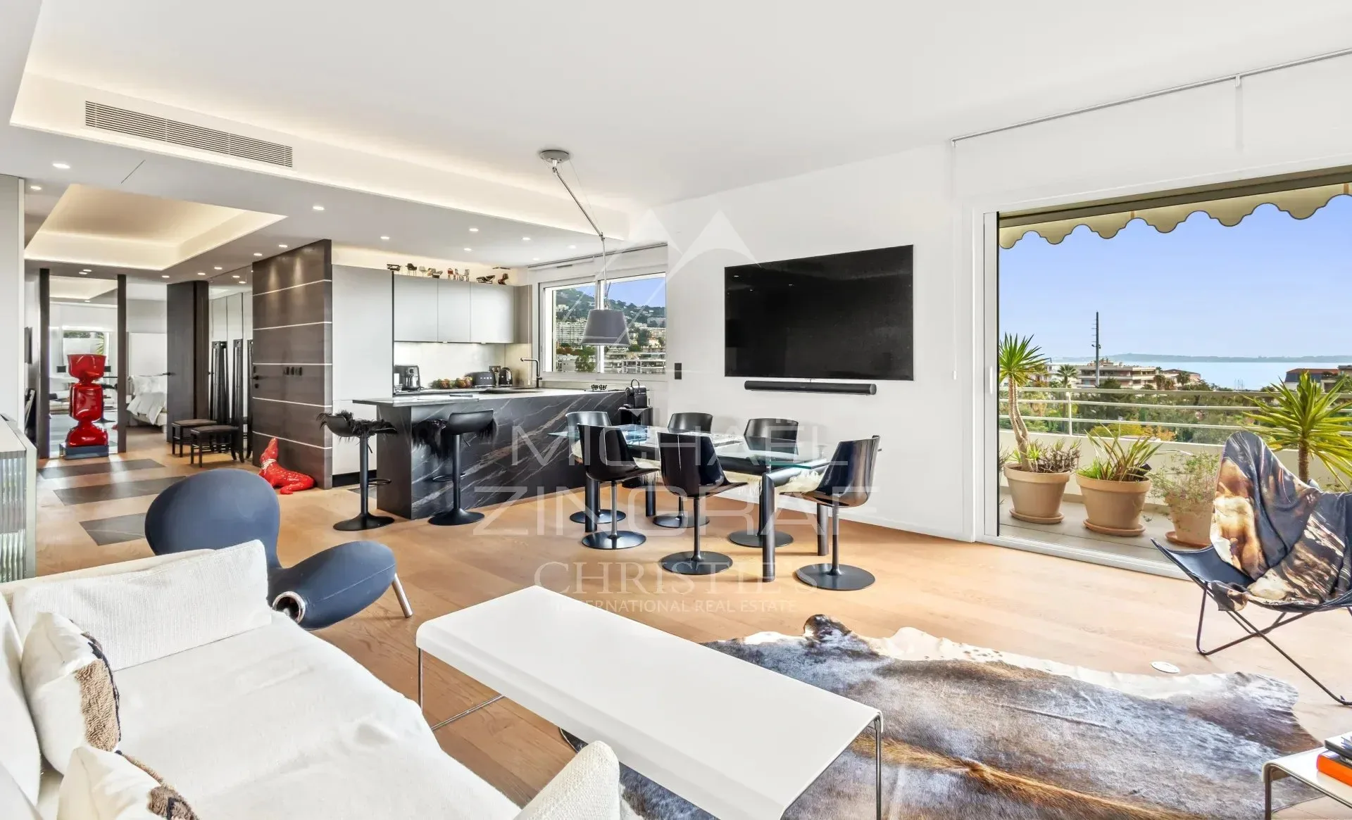 Cannes – Croisette – Élégant 3 pièces rénové avec terrasses et vue mer