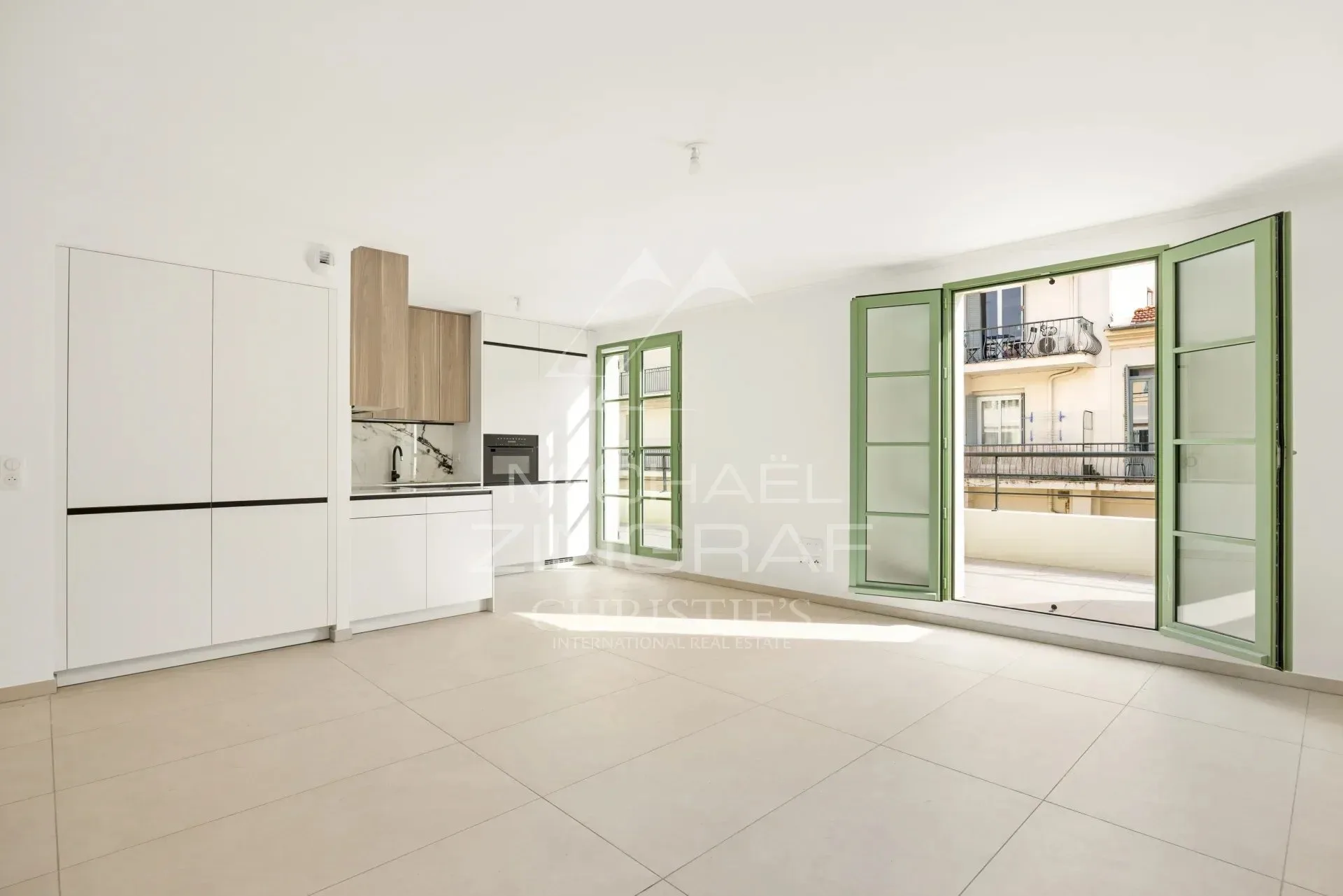 EXCLUSIVITÉ – NICE CENTRE / À PROXIMITÉ DU CARRÉ D’OR | 3 PIÈCES – 78 M² – ÉTAGE ÉLEVÉ - 2